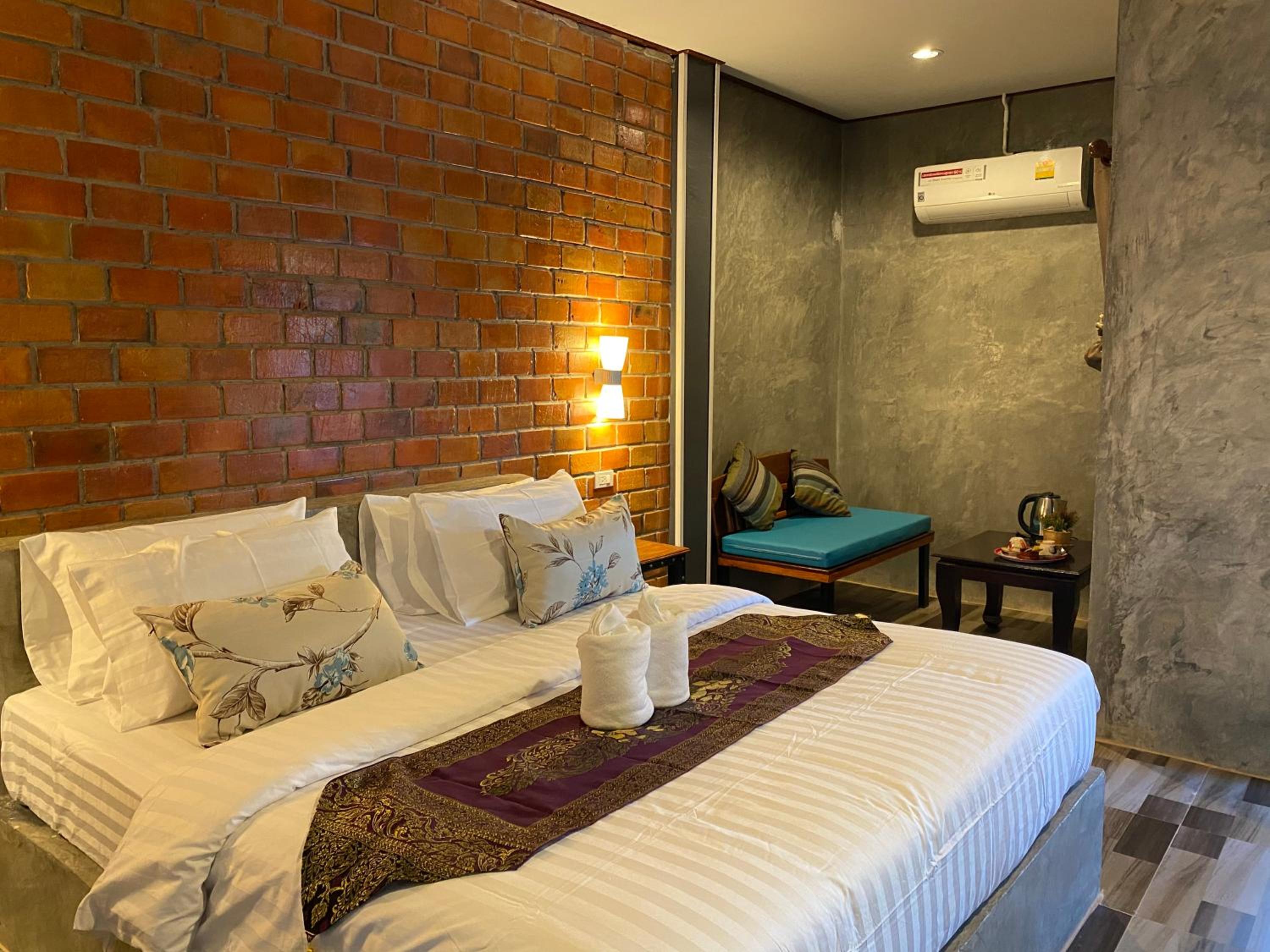 Double Room with Garden View - Photo 2