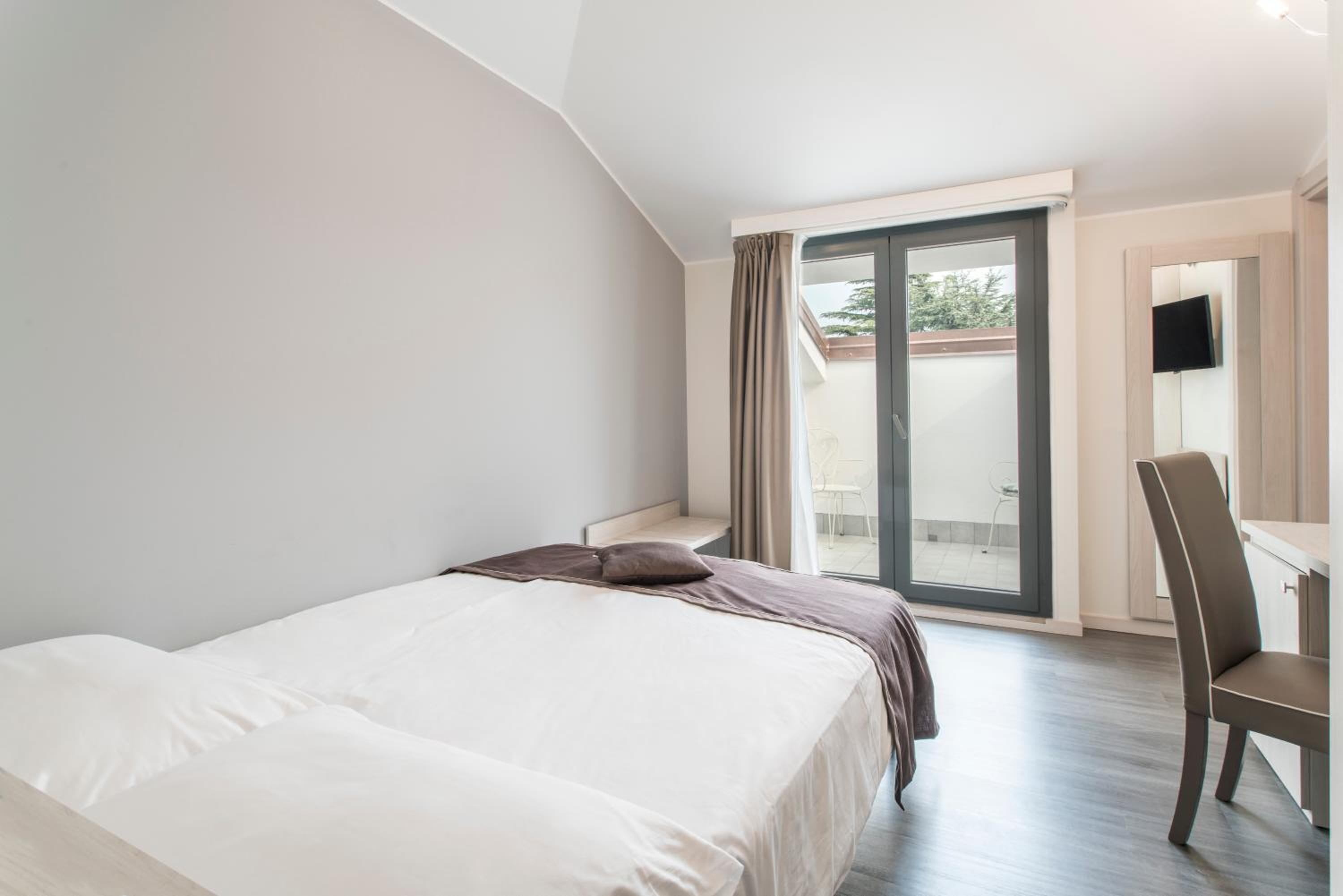 Small Double Room photo 1