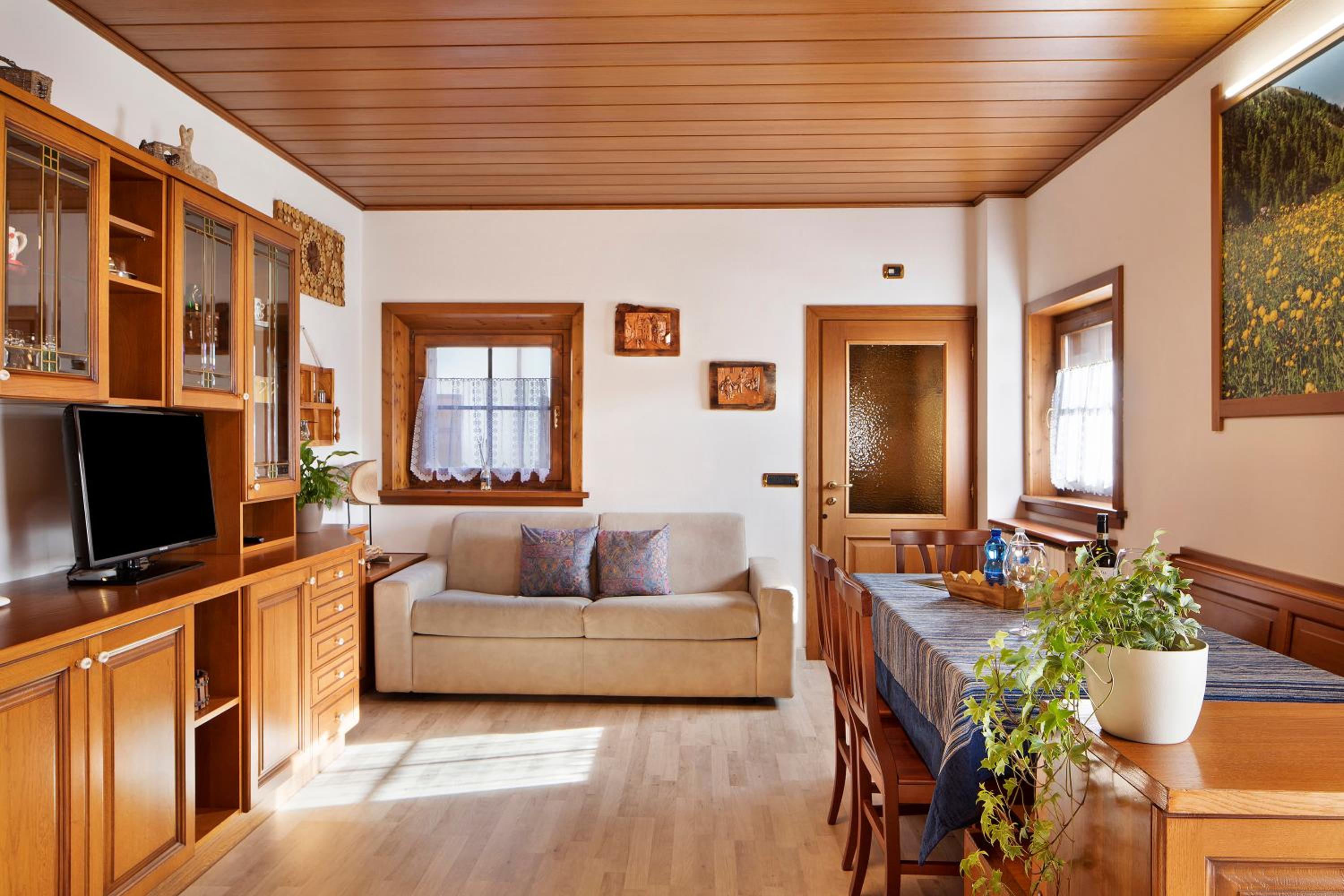 Two-Bedroom Deluxe Apartment with Balcony photo 1