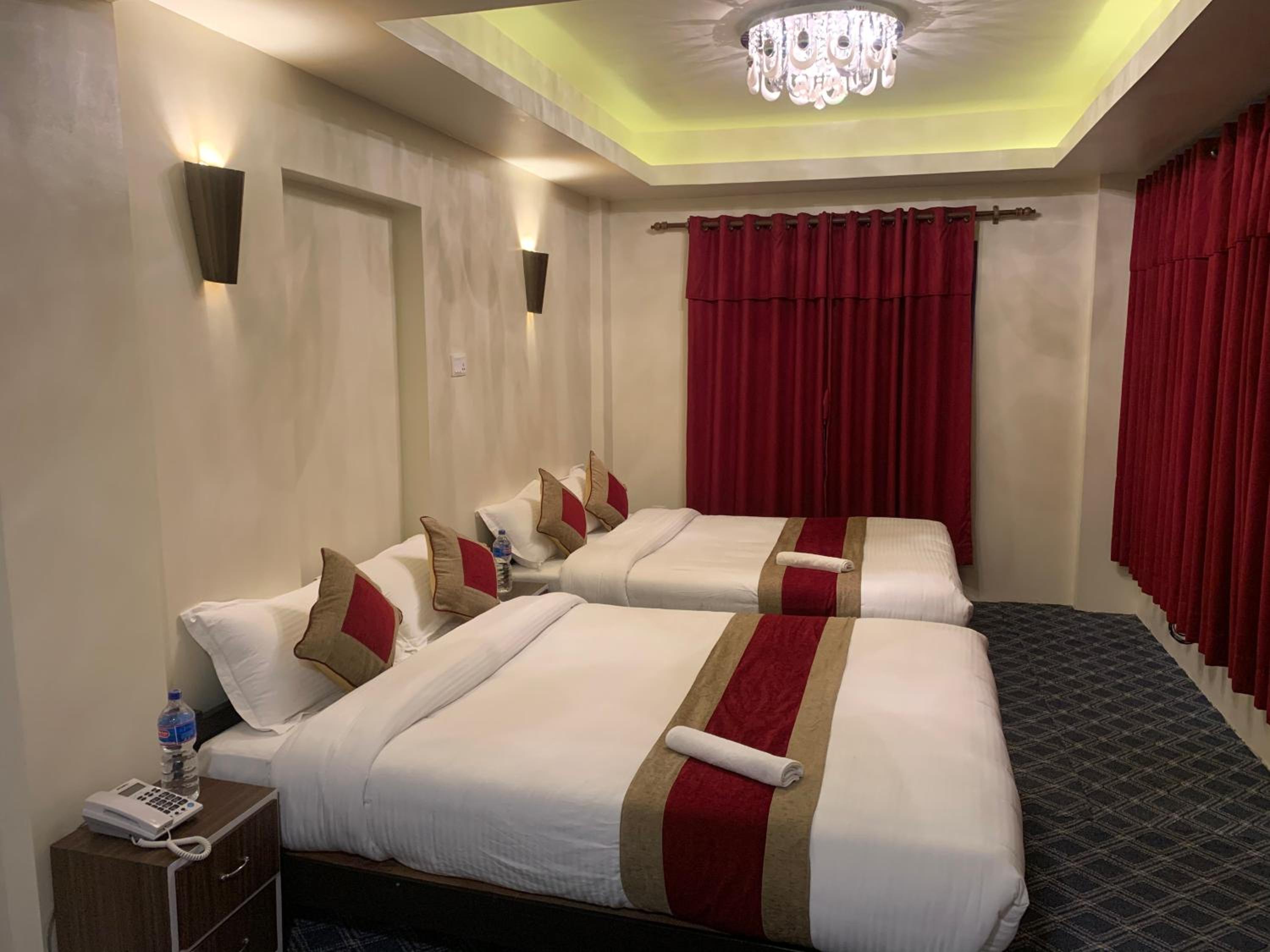 Deluxe Double Room with Balcony photo 3