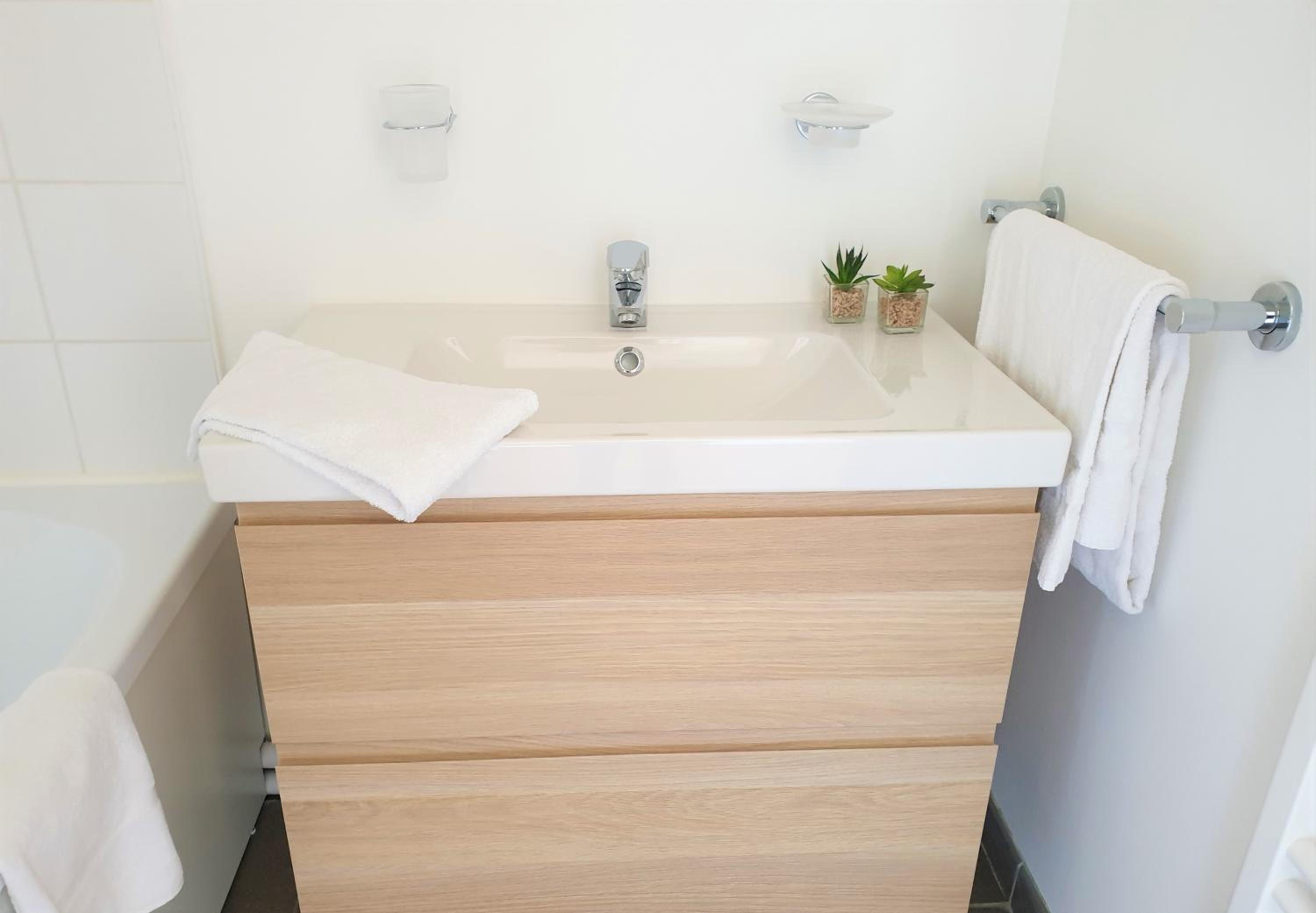 Three-Bedroom Apartment with Terrace or Balcony (6 People) photo 2