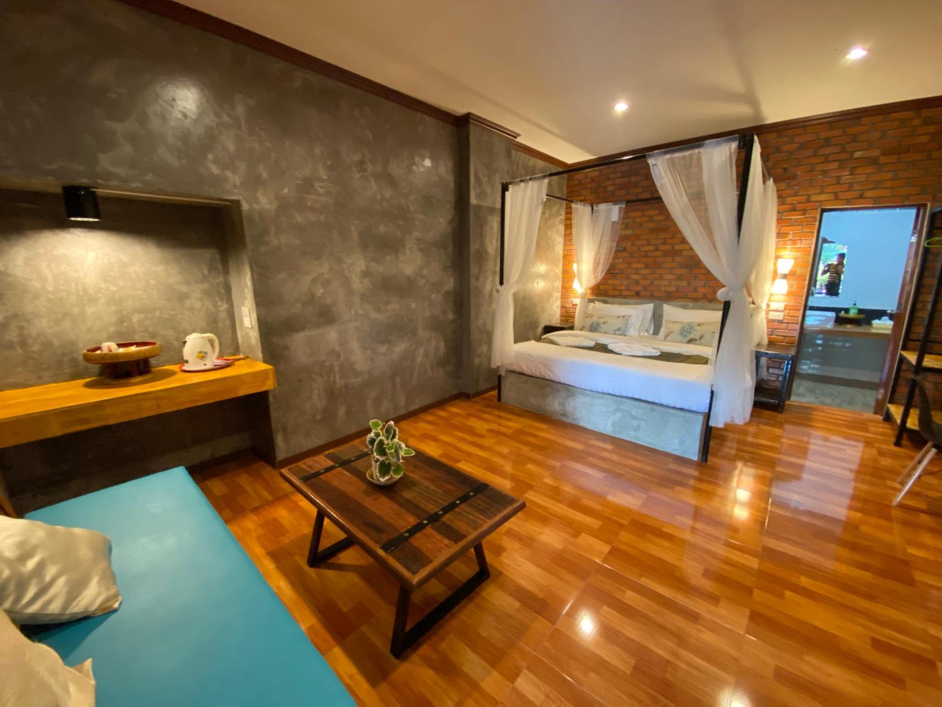 King Room with Garden View - Photo 2
