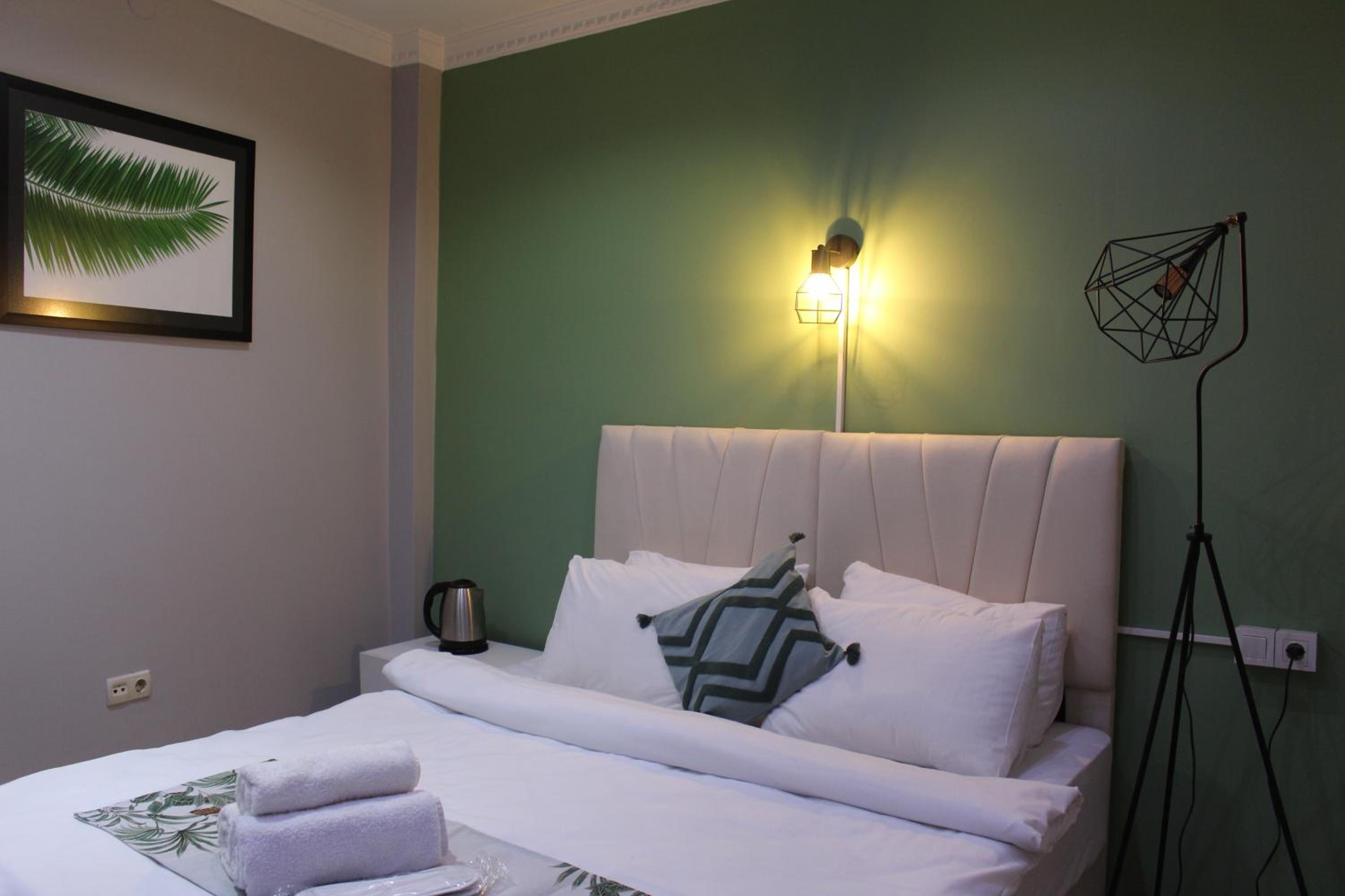 Budget Double Room photo 2
