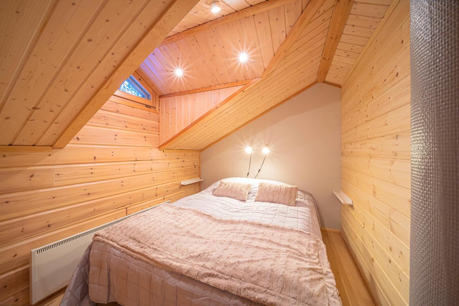 Three-Bedroom House - Photo 16