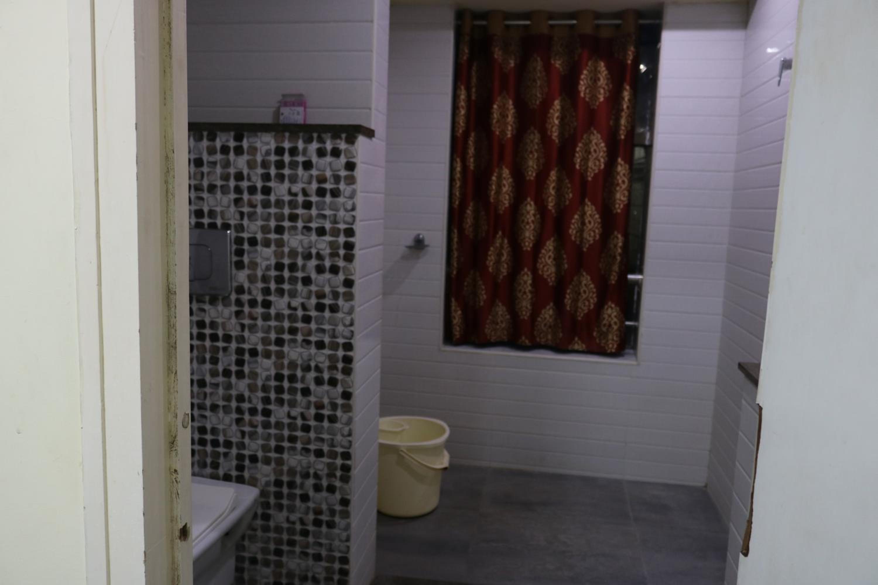 Deluxe Room - Photo 6