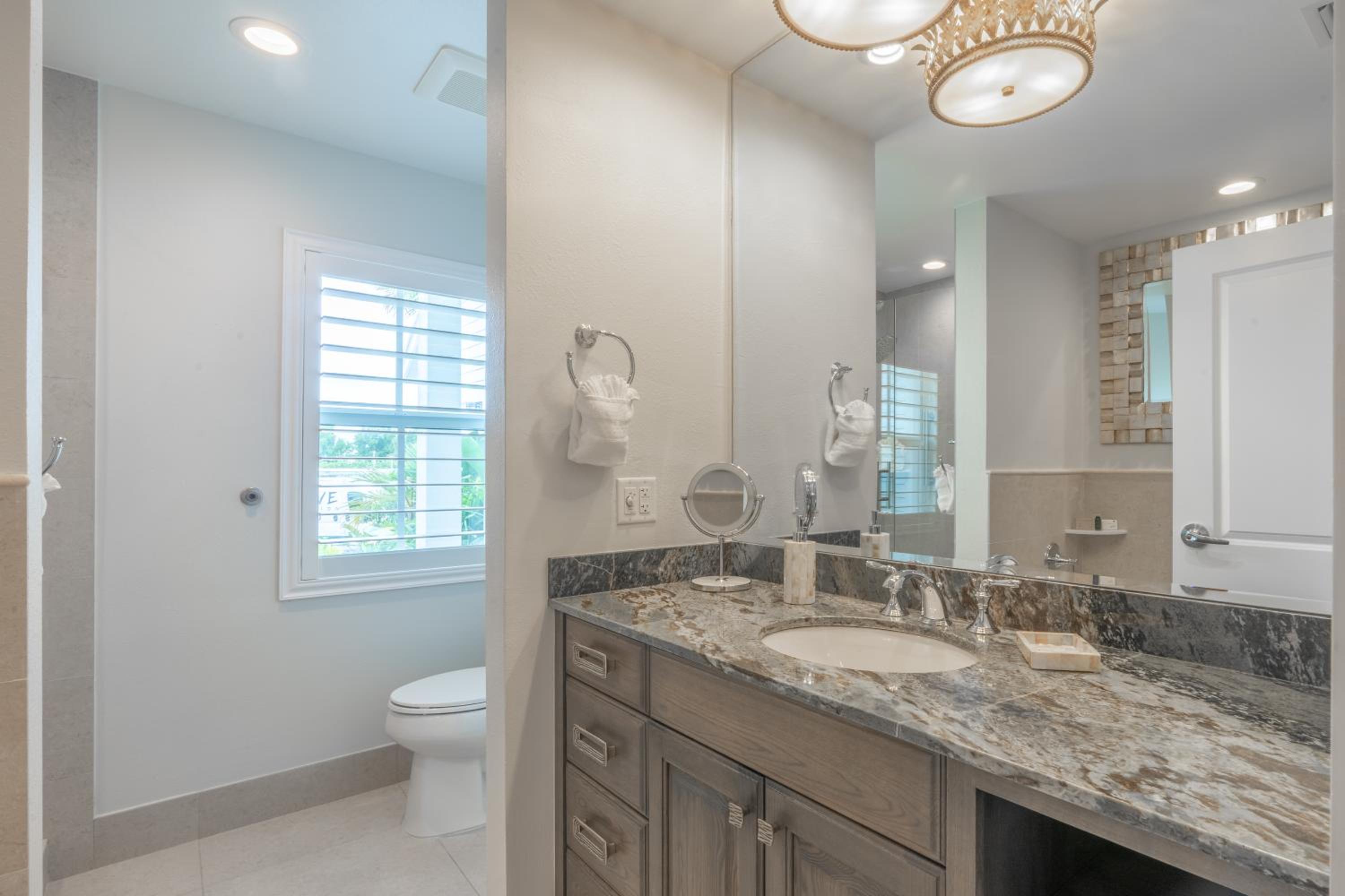 1 King Bed Jr Suite Coco Plum Oceanfront - Photo 2