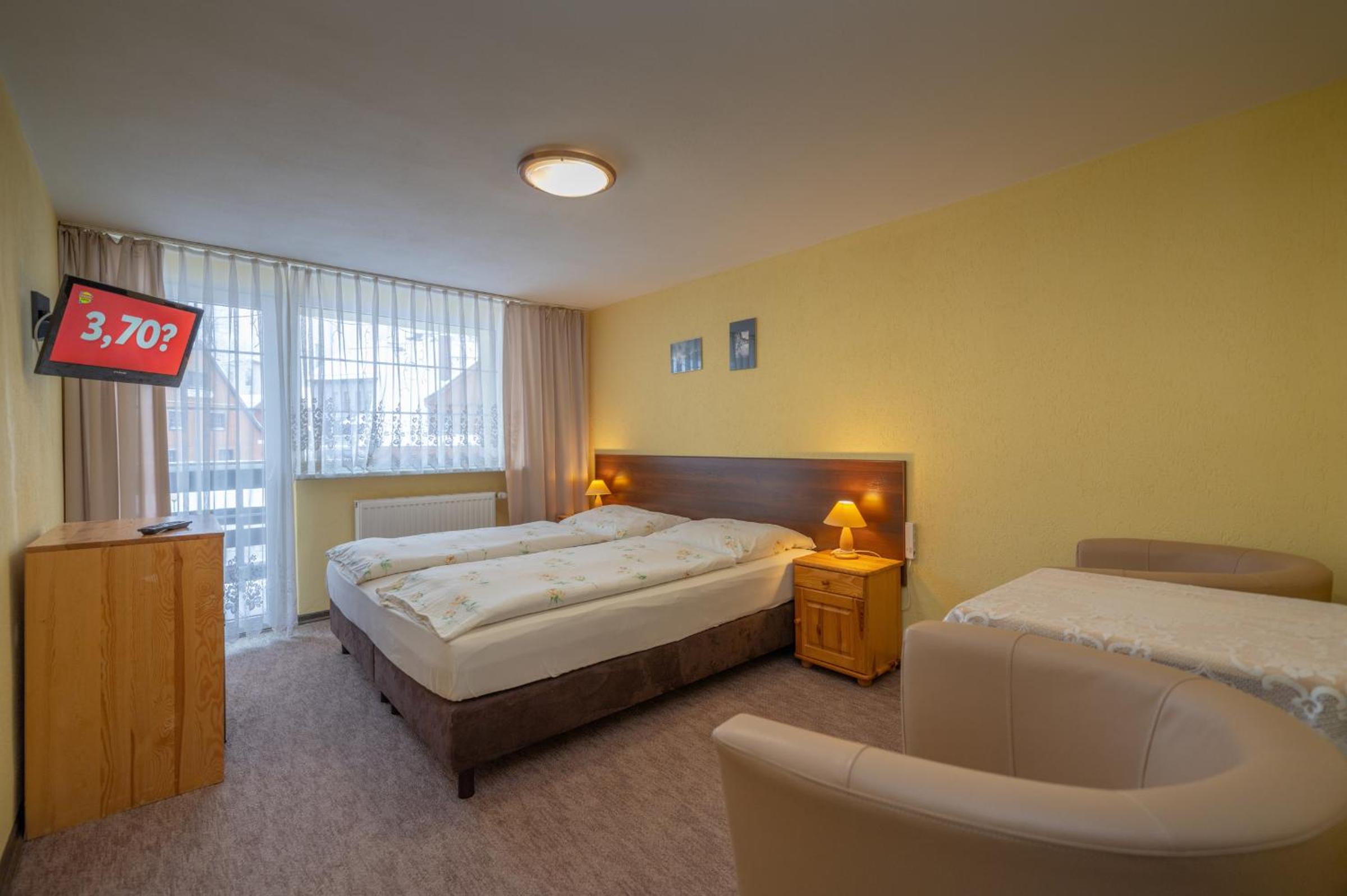 Double or Twin Room - Photo 1