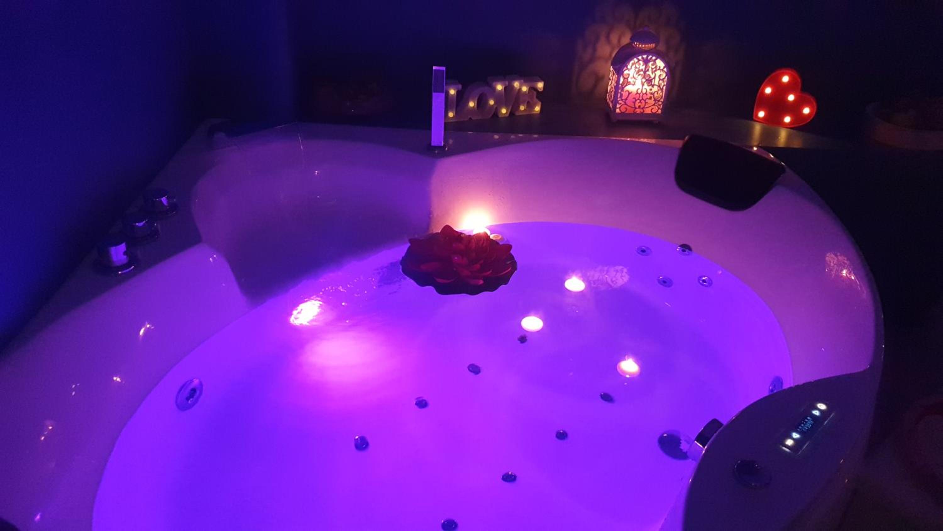 King Room with Spa Bath