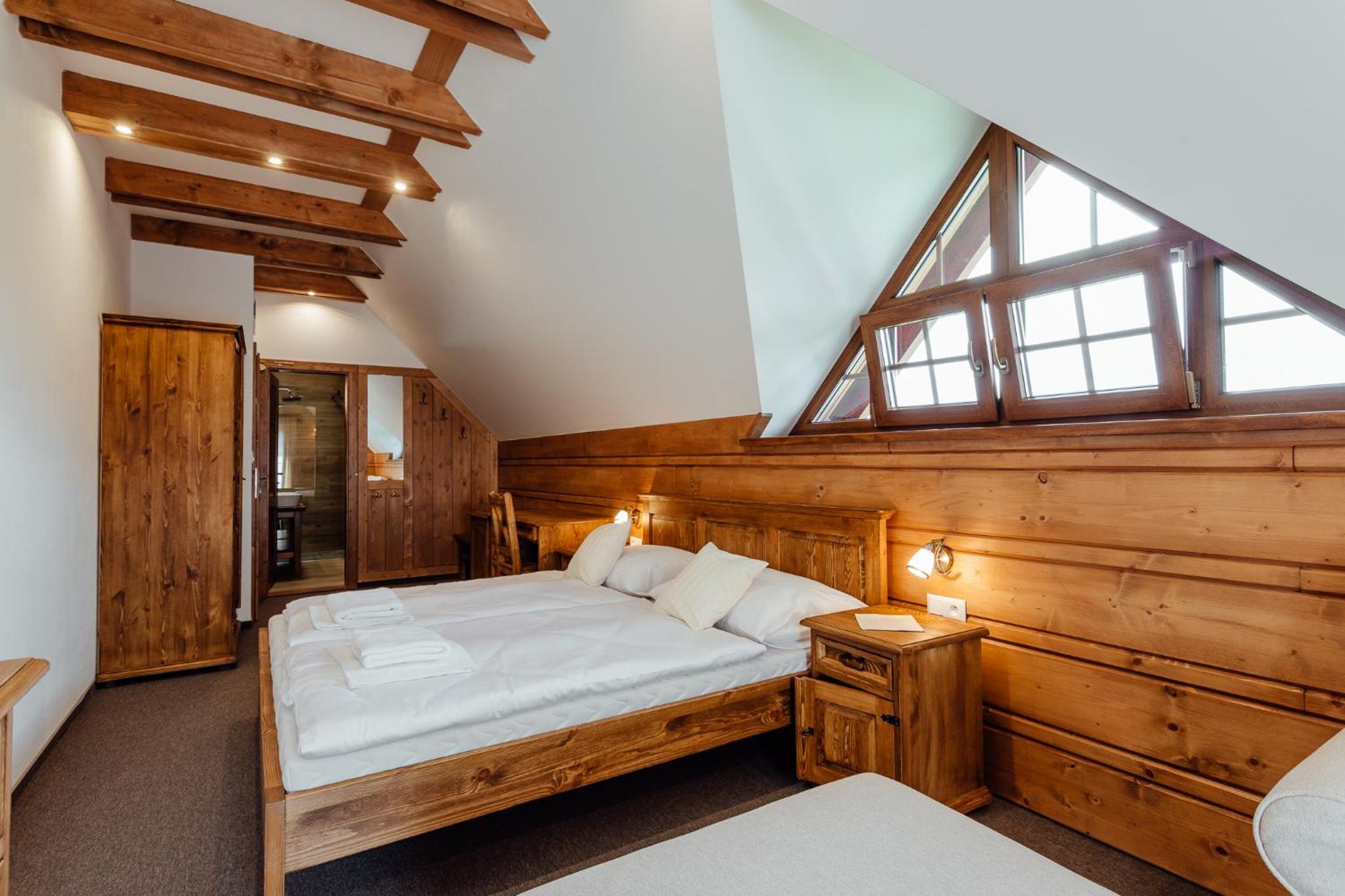 Deluxe Double Room with Extra Bed photo 1