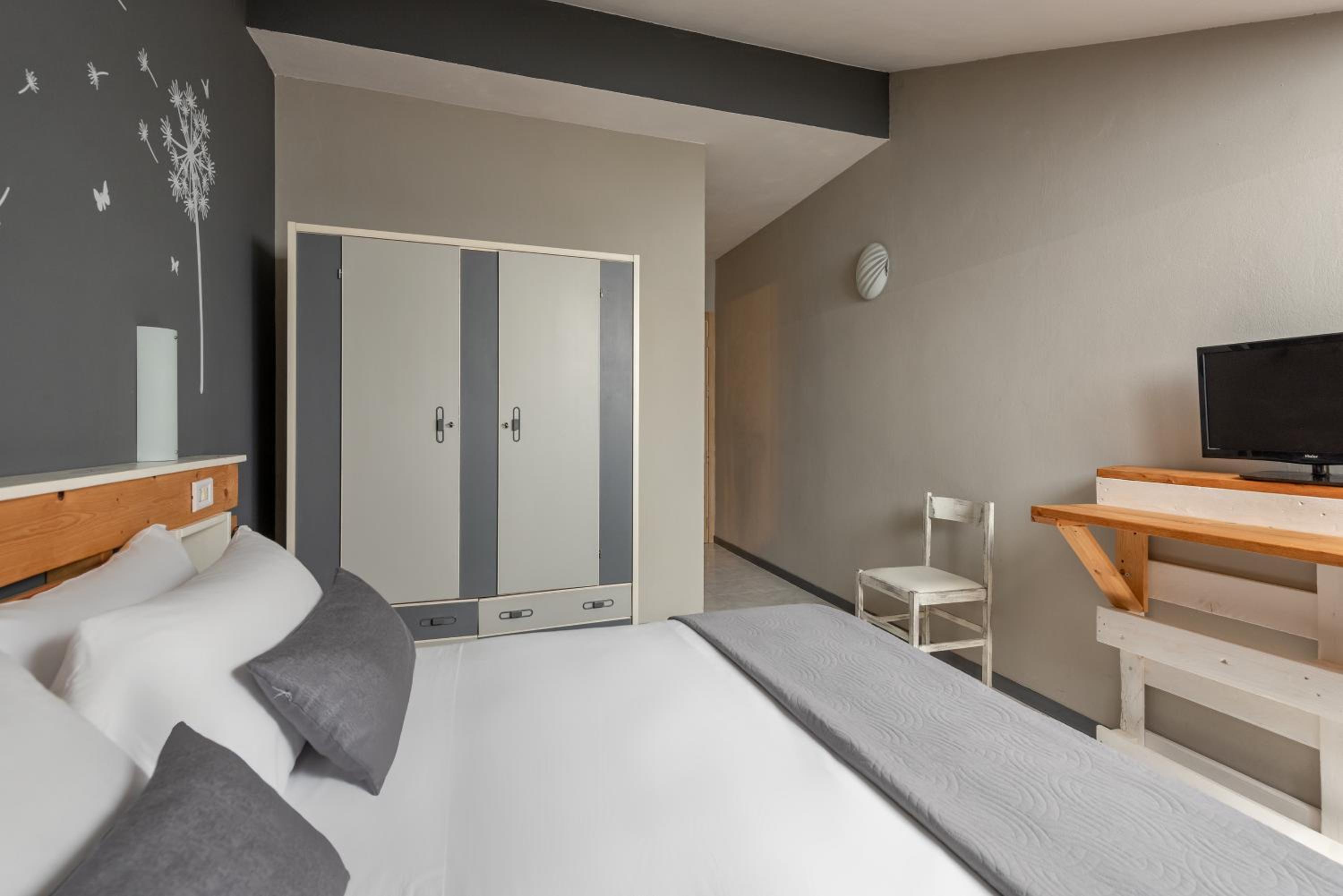Economy Double Room photo 2