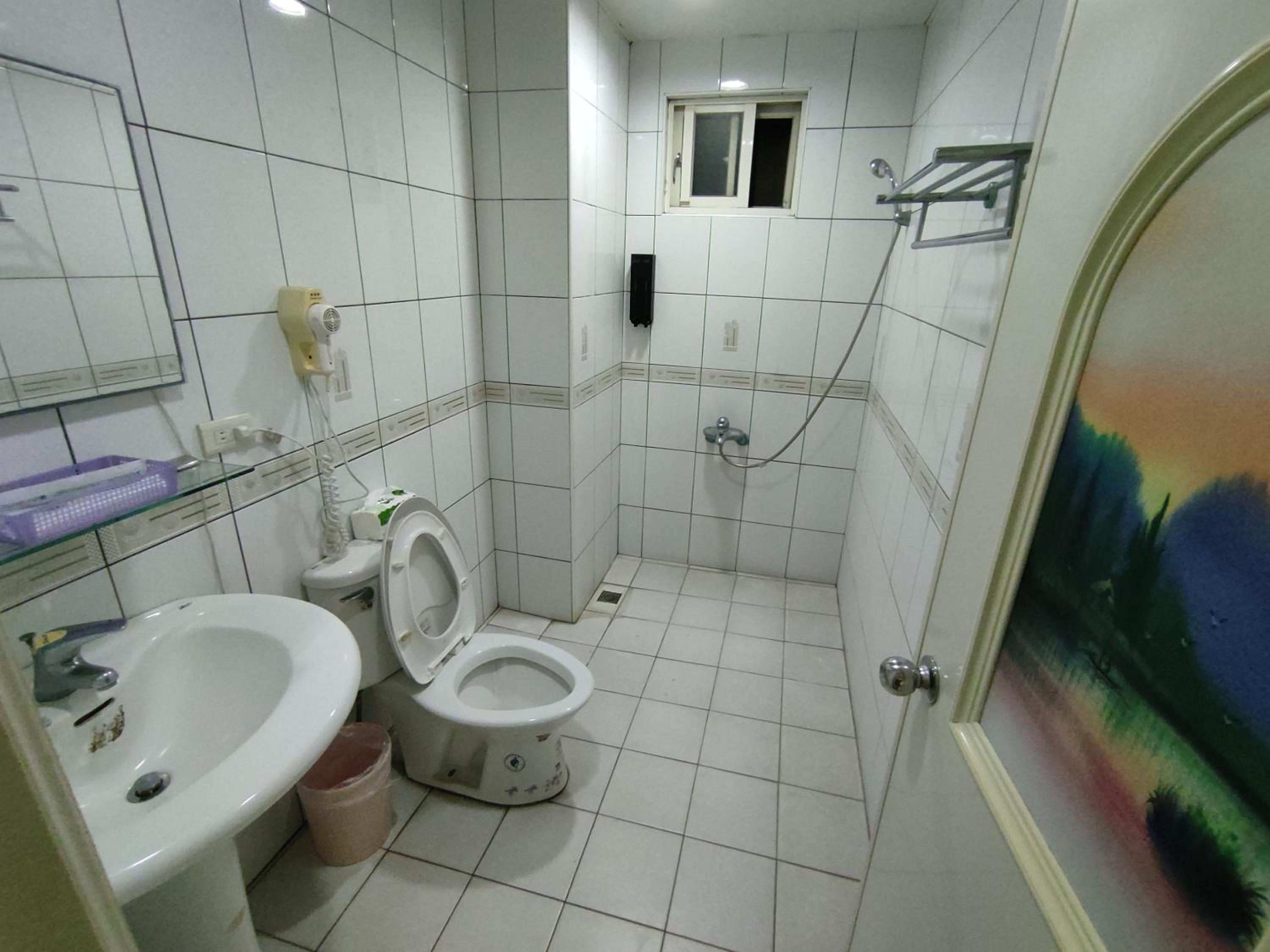 Quadruple Room with Private Bathroom photo 2