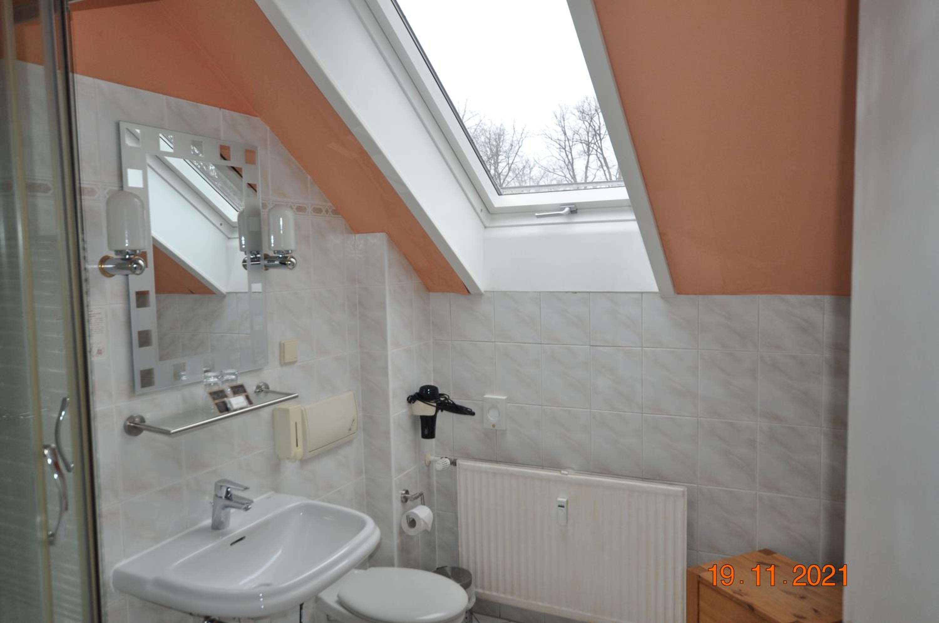 Double Room - Photo 5