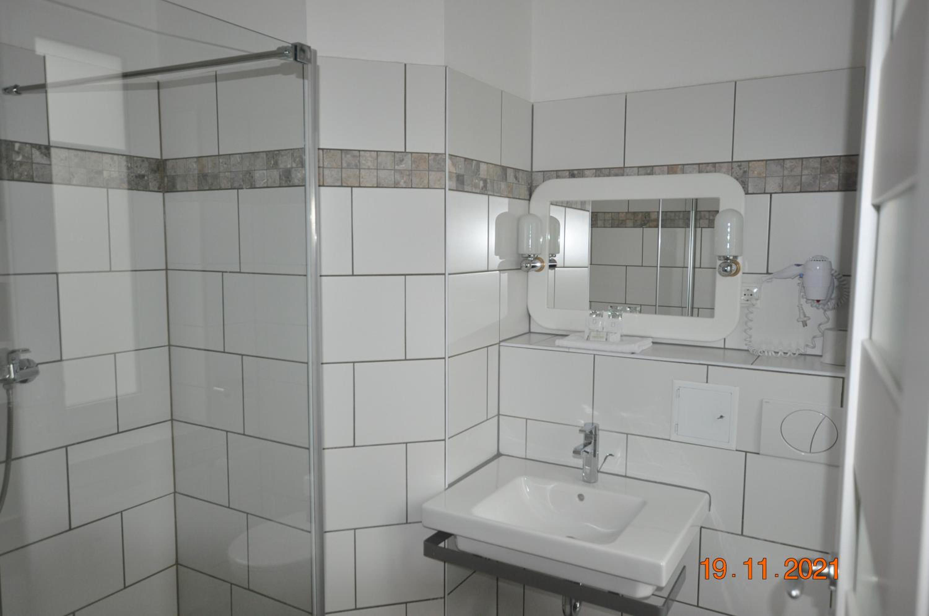 Double Room - Photo 8