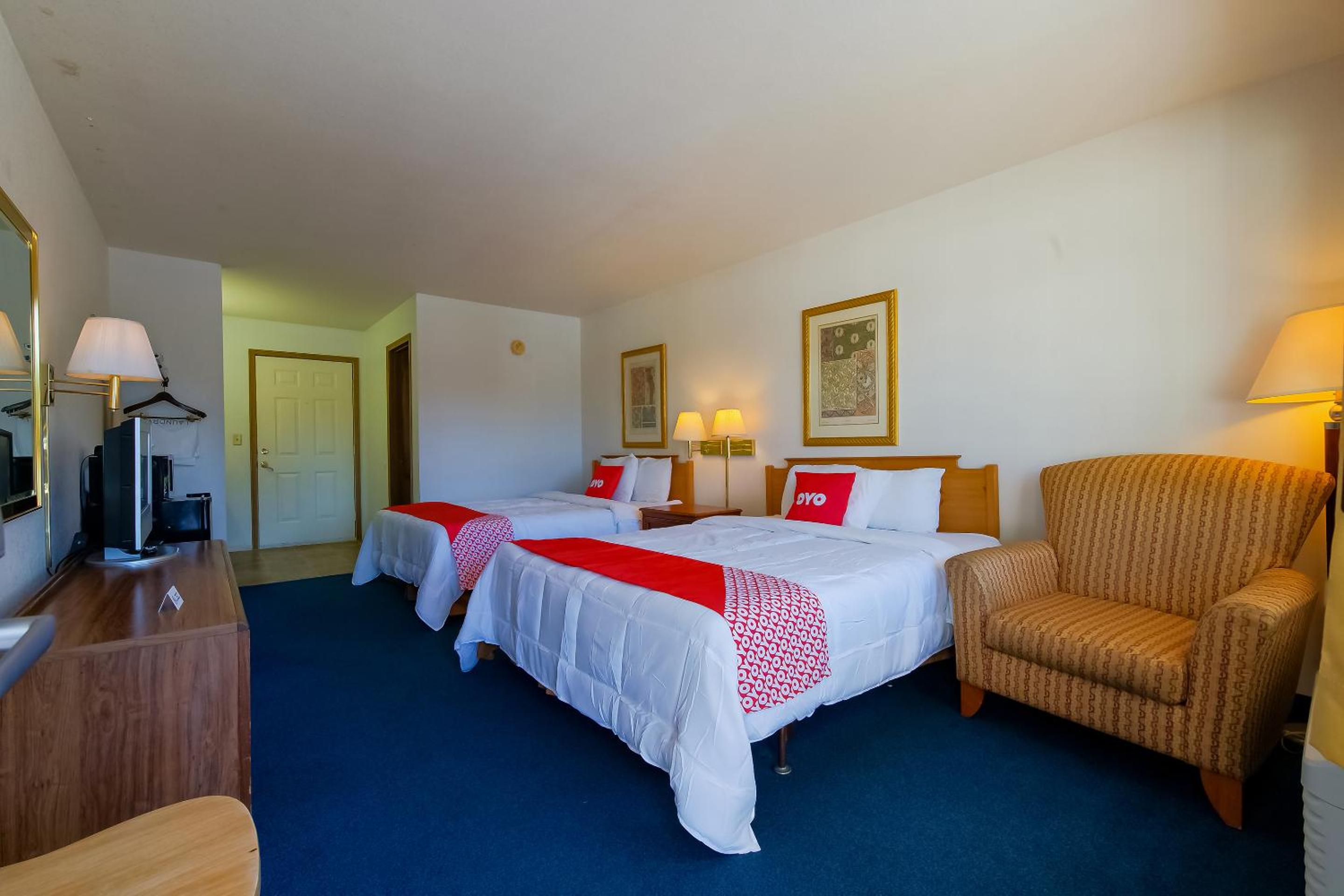 Queen Room with Two Queen Beds - Disability Access - Photo 1