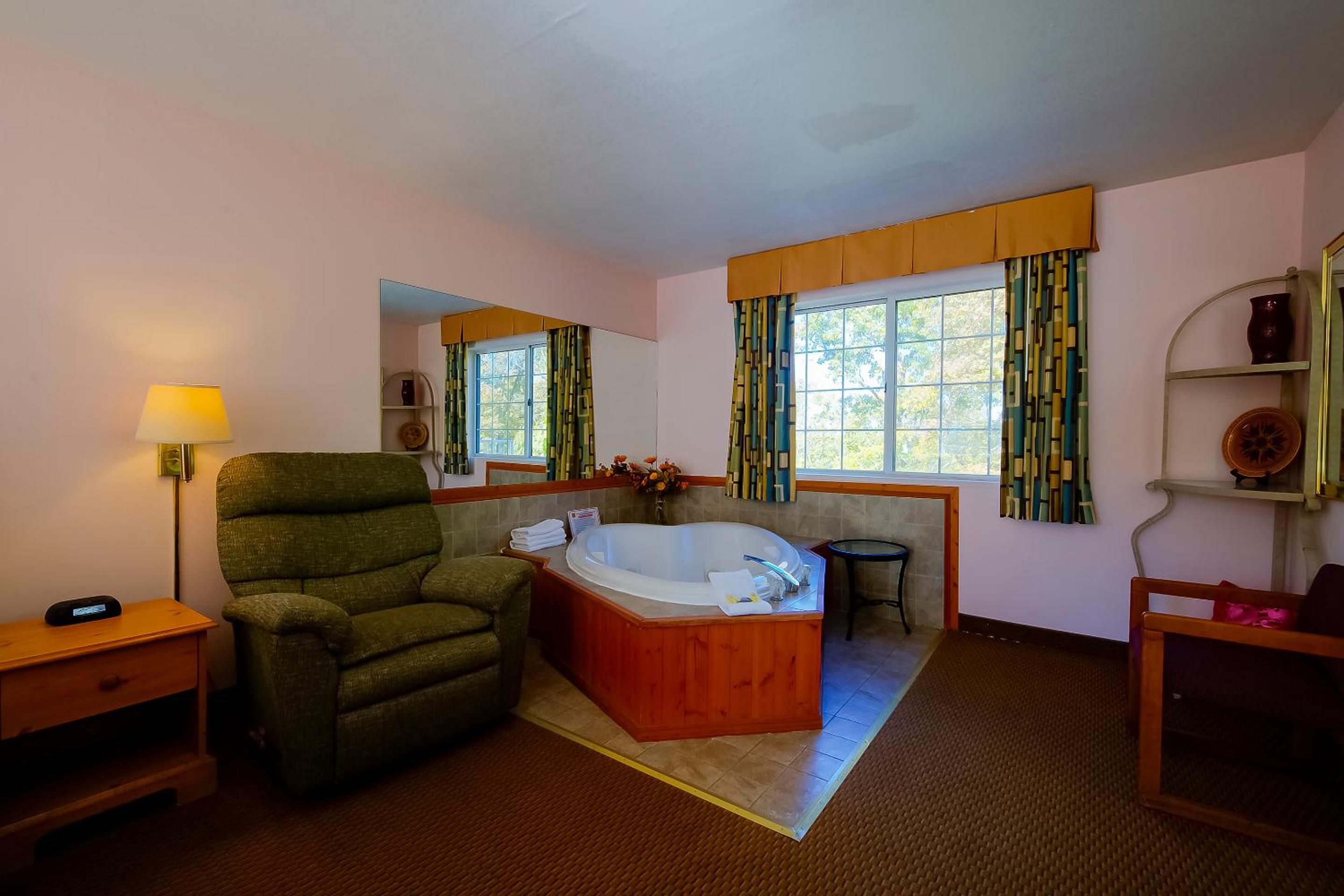 Premium King Room with Jetted Tub - Photo 5
