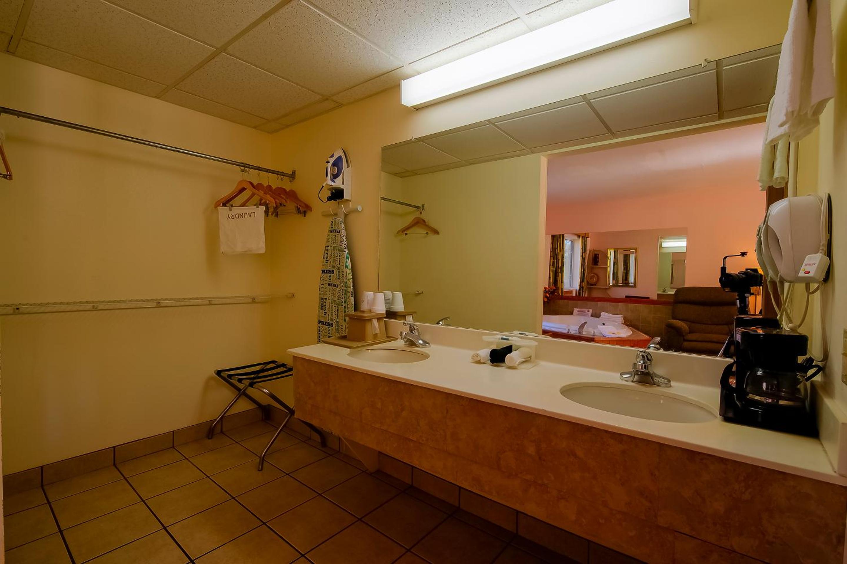 Premium King Room with Jetted Tub - Photo 2