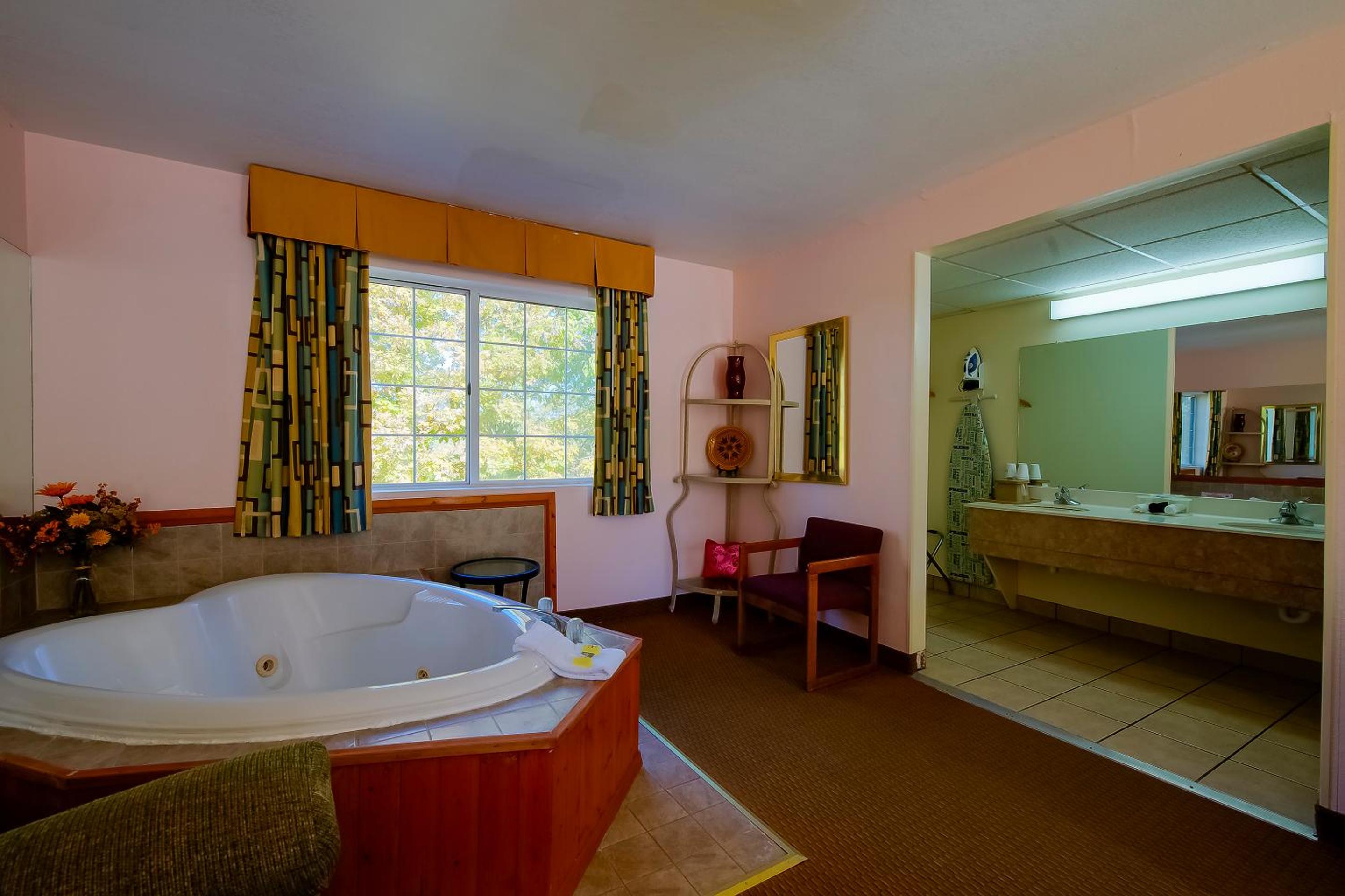 Premium King Room with Jetted Tub - Photo 3