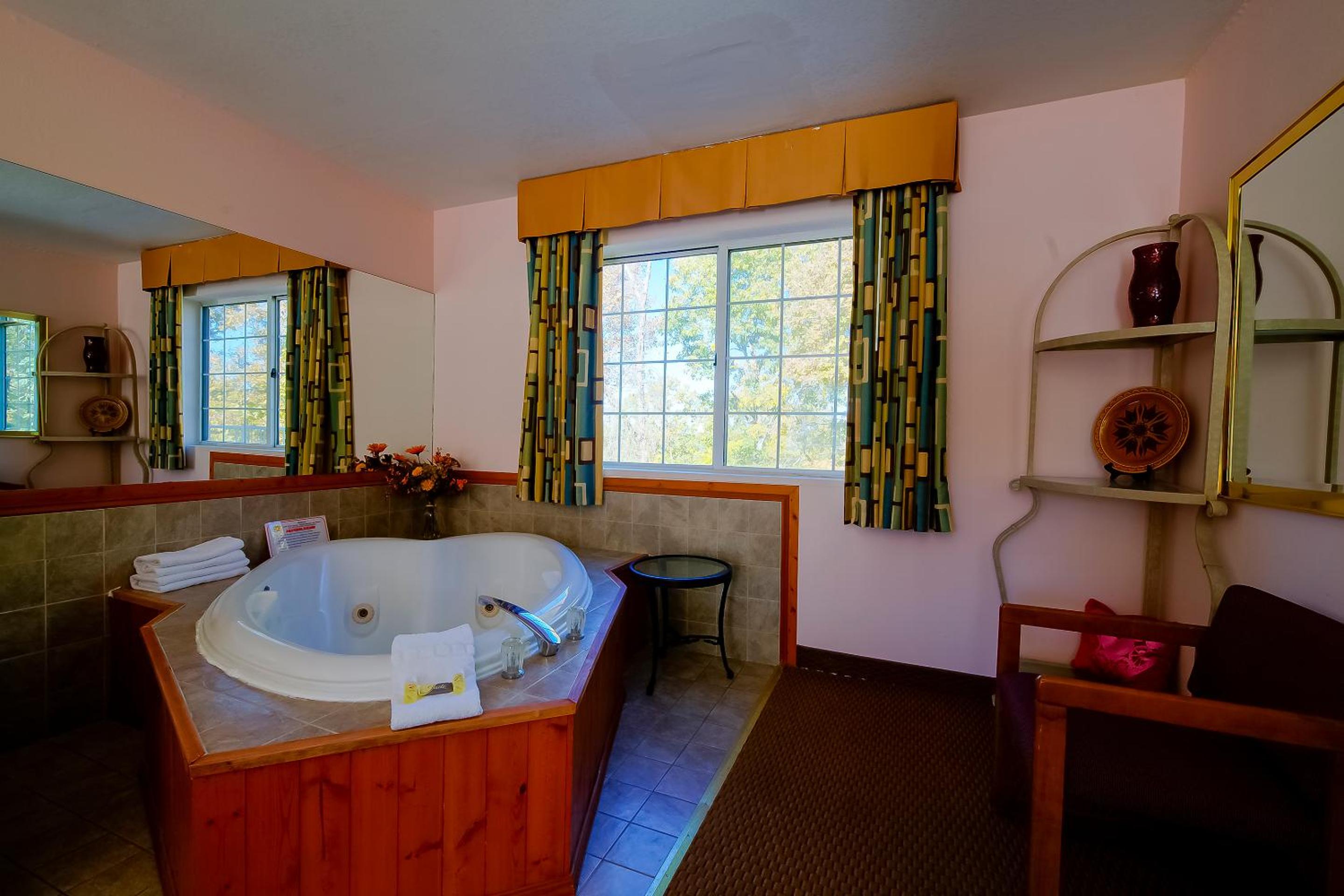 Premium King Room with Jetted Tub - Photo 6