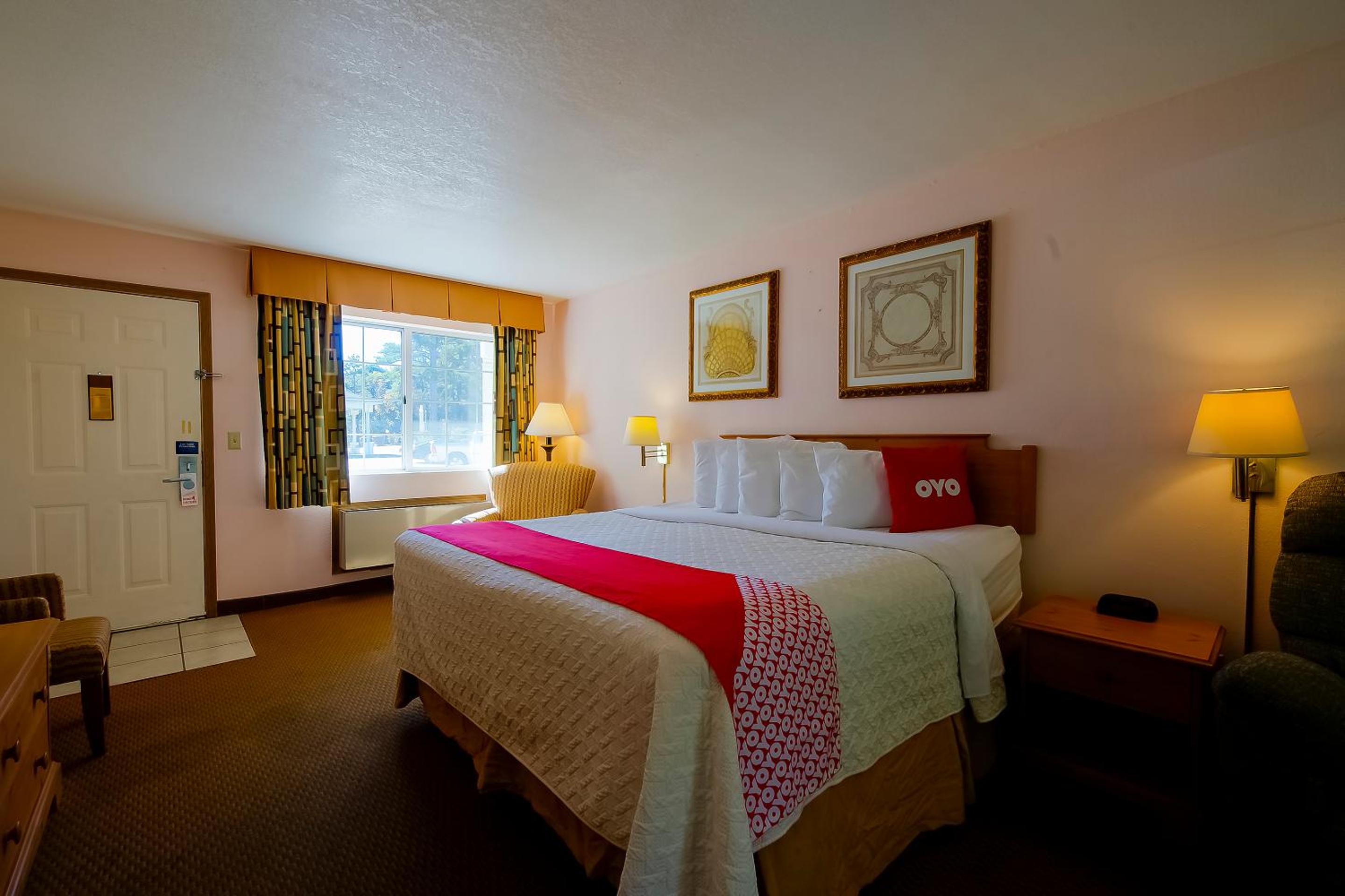 Premium King Room with Jetted Tub - Photo 1