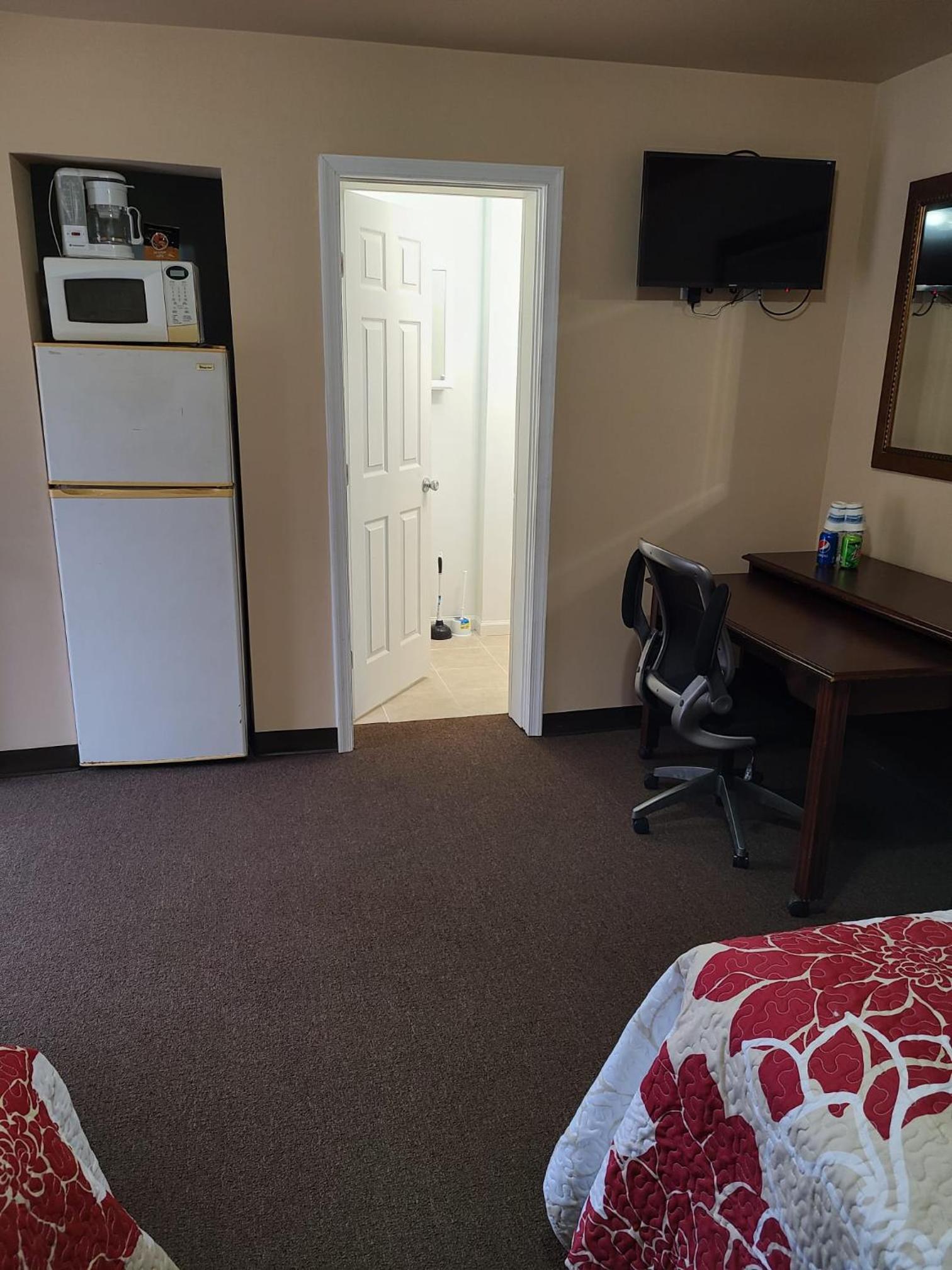 Double Room with Two Double Beds - Photo 19