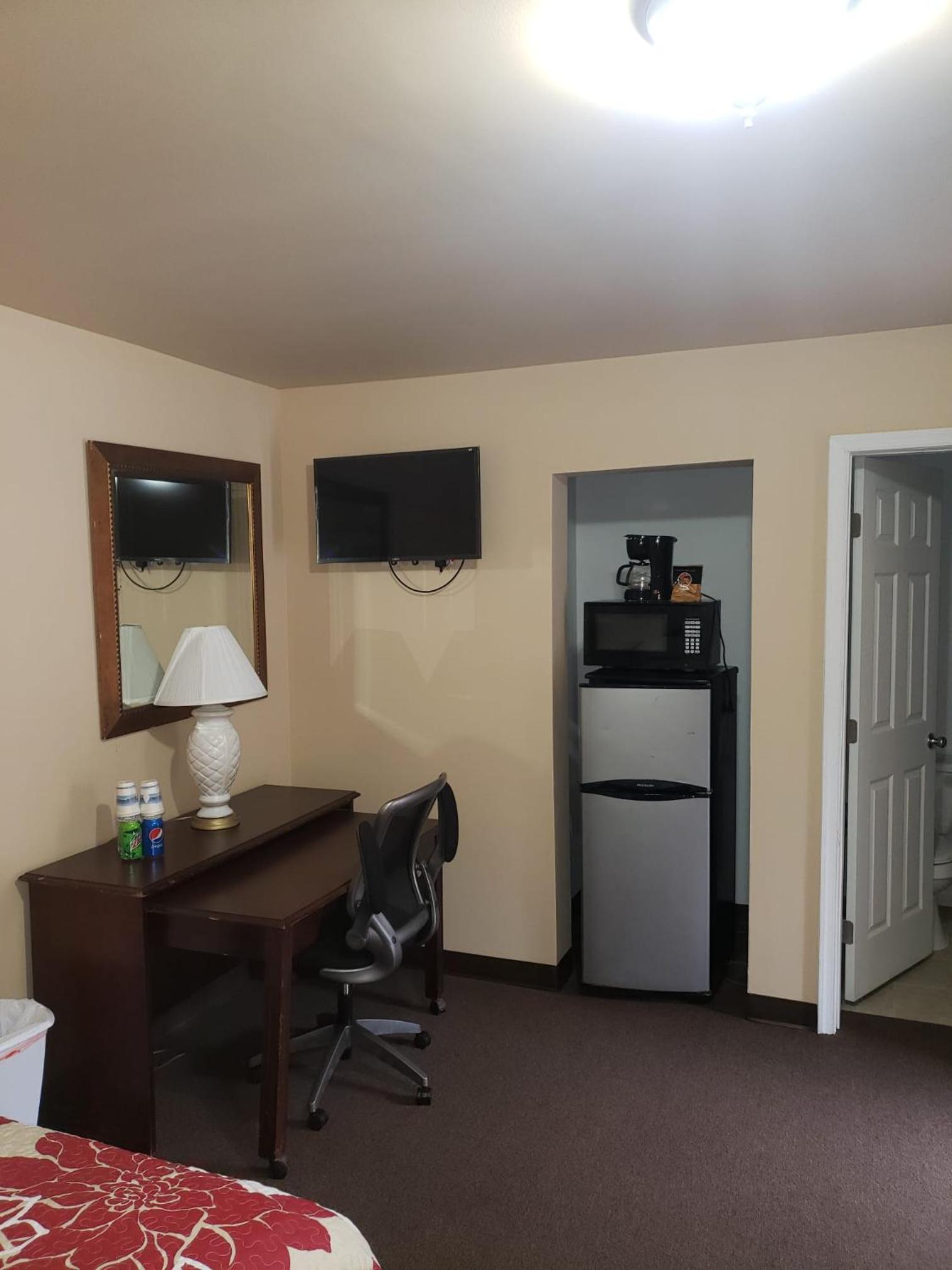 Double Room with Two Double Beds - Photo 2