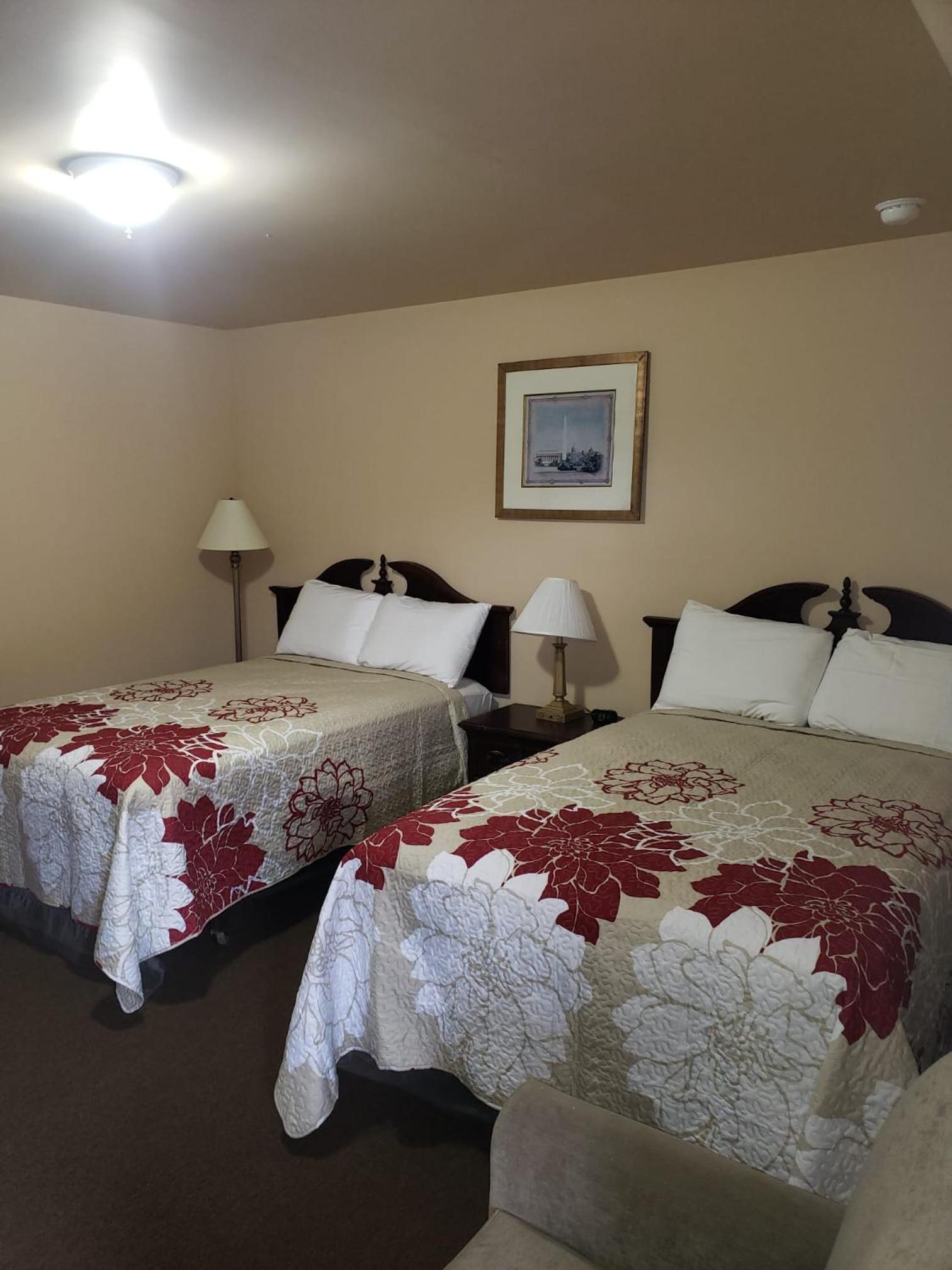 Double Room with Two Double Beds - Photo 5