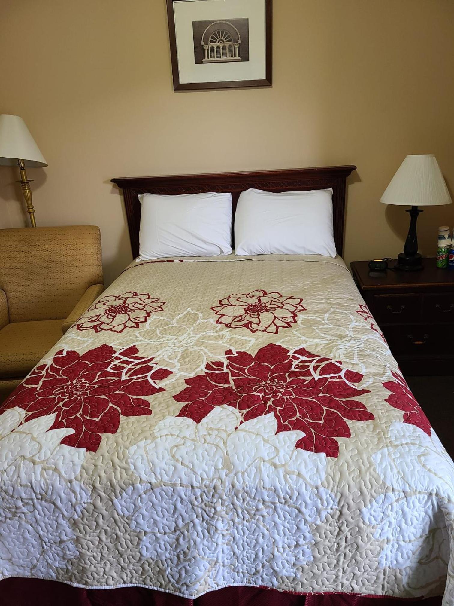 Queen Room - Photo 11