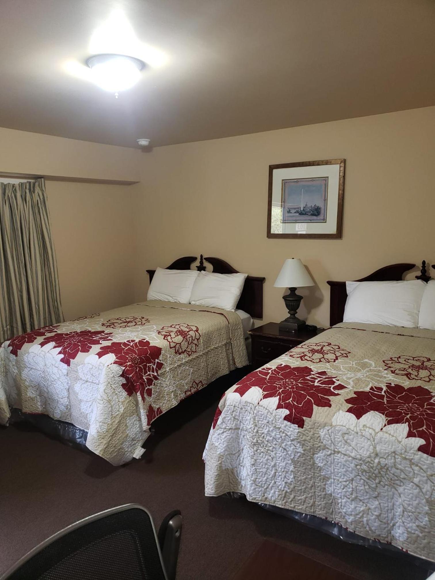 Double Room with Two Double Beds - Photo 7