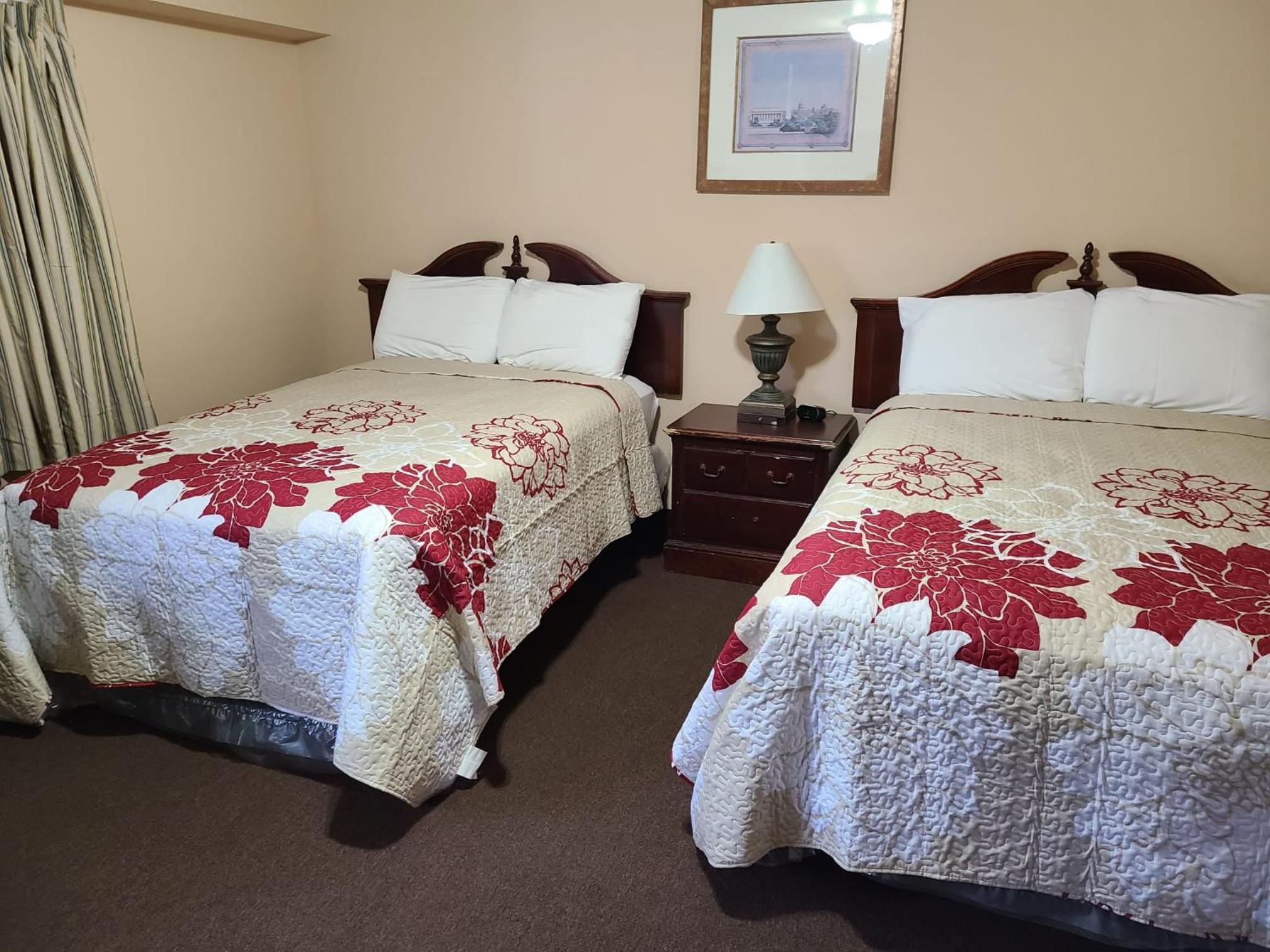 Double Room with Two Double Beds - Photo 8