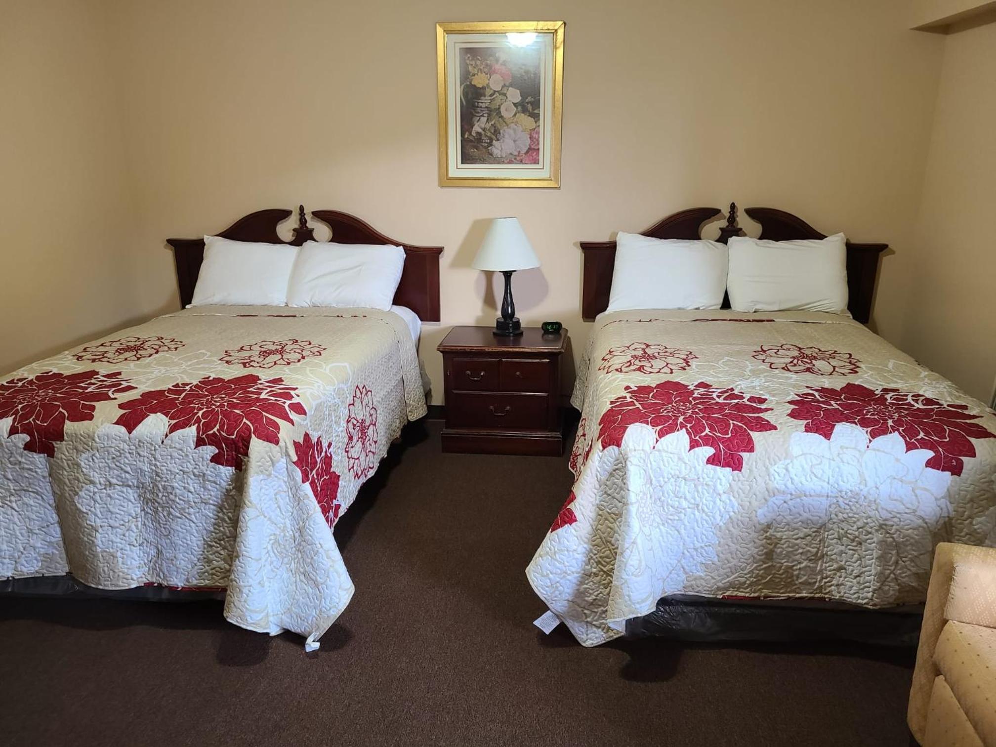 Double Room with Two Double Beds - Photo 10