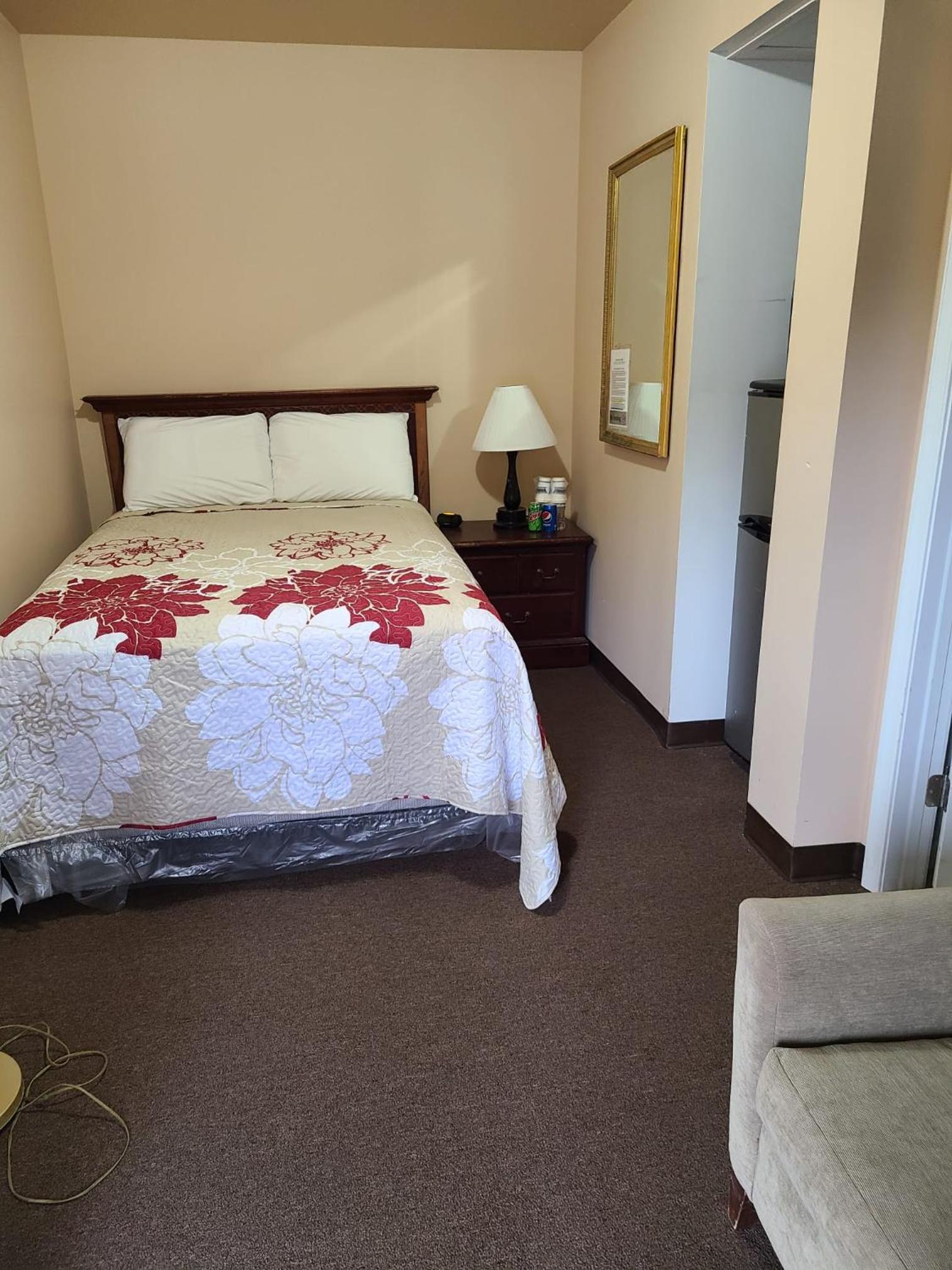 Queen Room - Photo 20