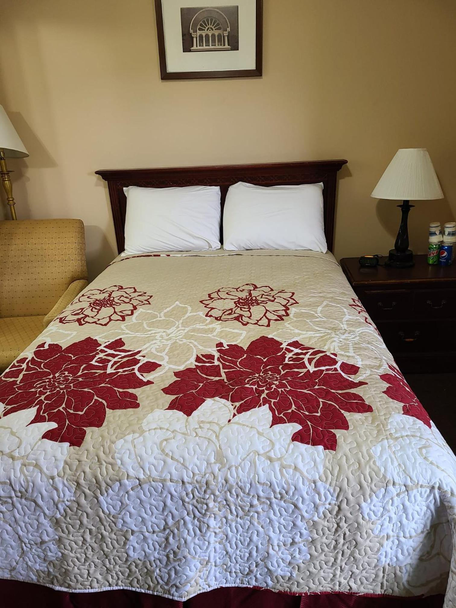 Queen Room - Photo 21