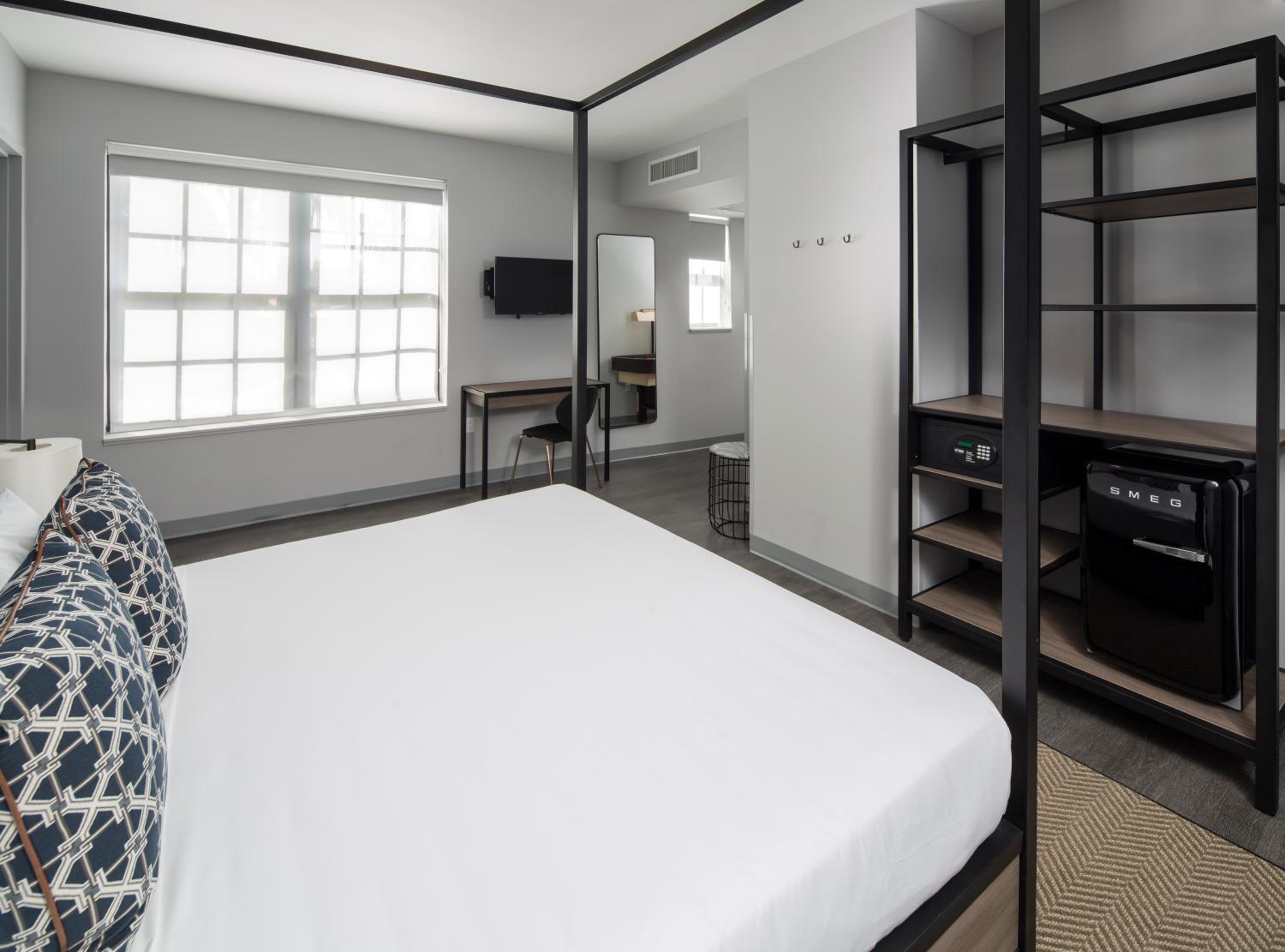 Junior Suite ADA City View