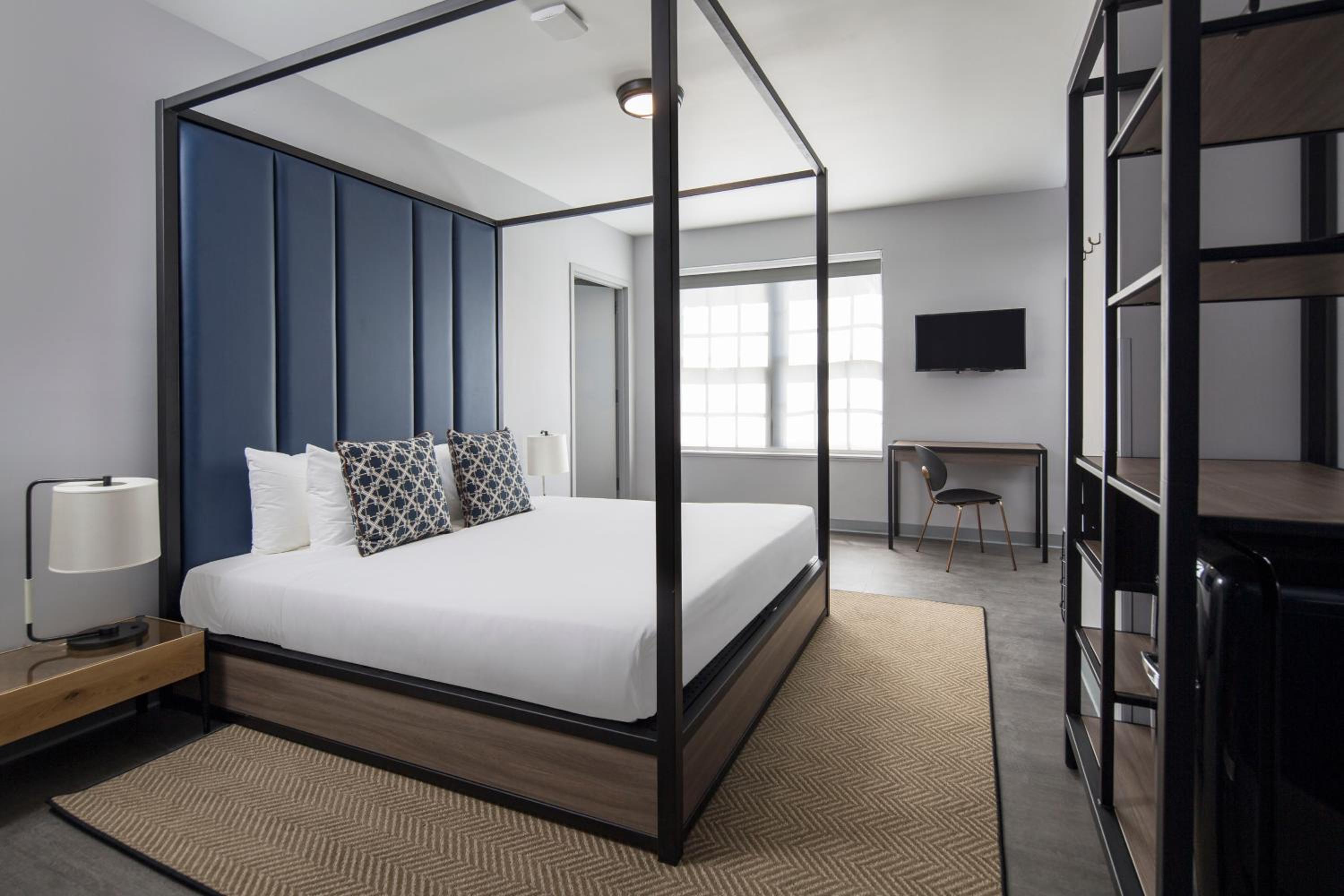 Junior Suite ADA City View