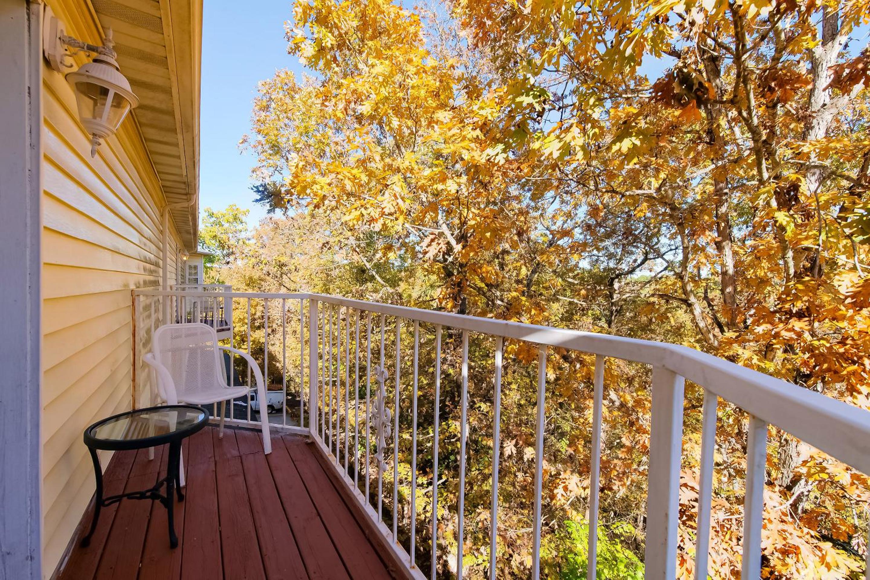 Premium 2 Queen Beds with Balcony - Photo 6