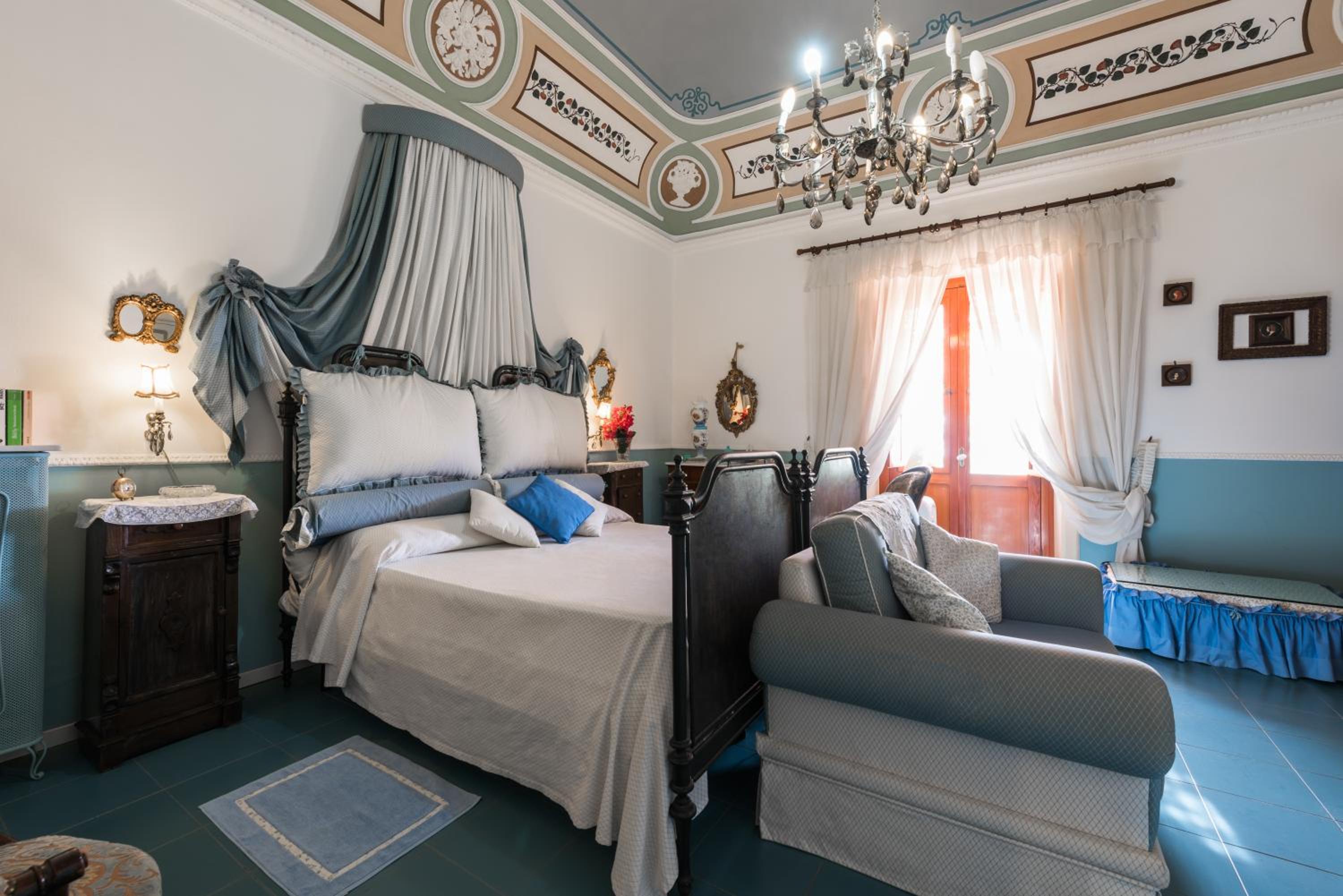 Double Room with Private Bathroom photo 1