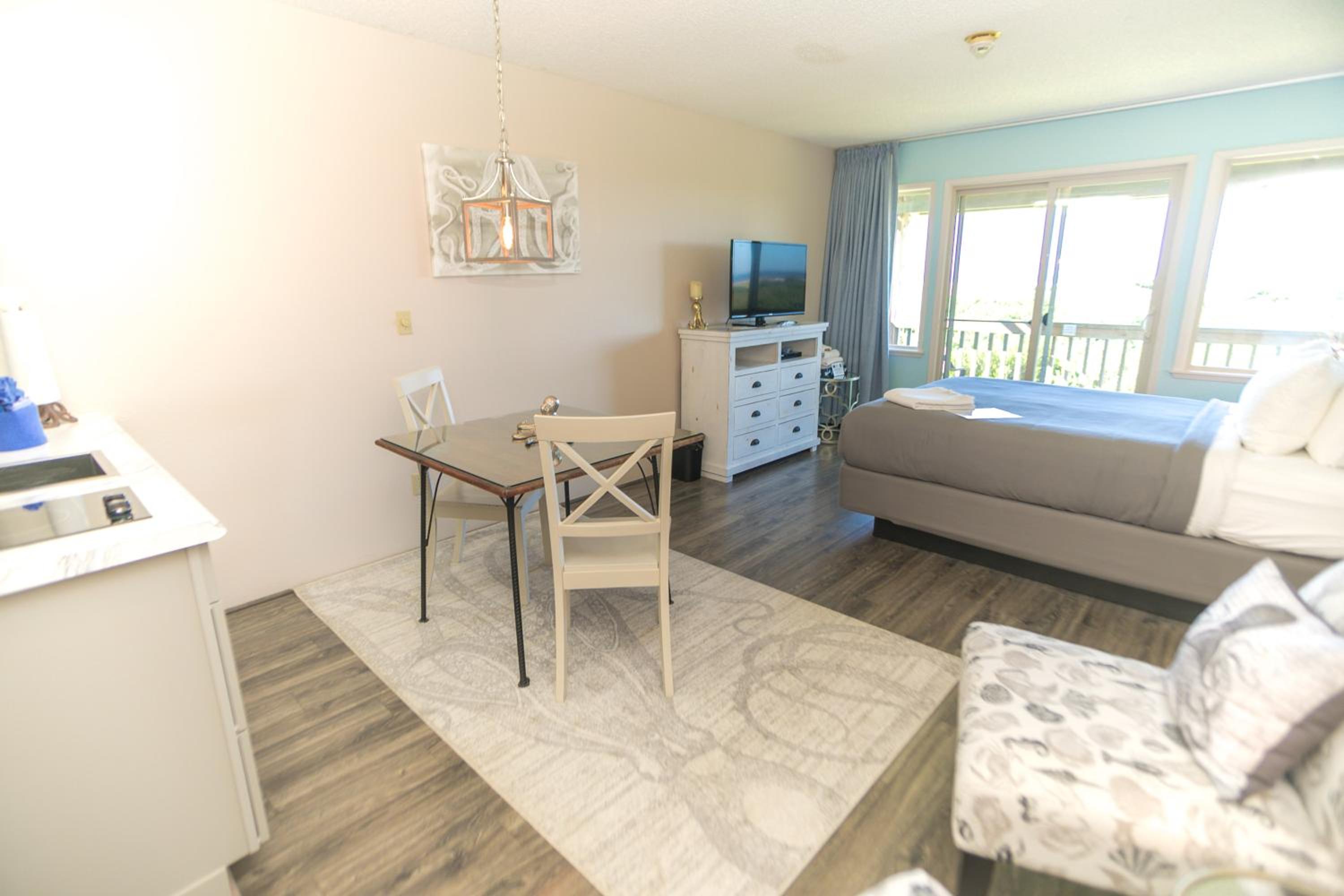 Studio - Third Floor - Pet Friendly, photo 7