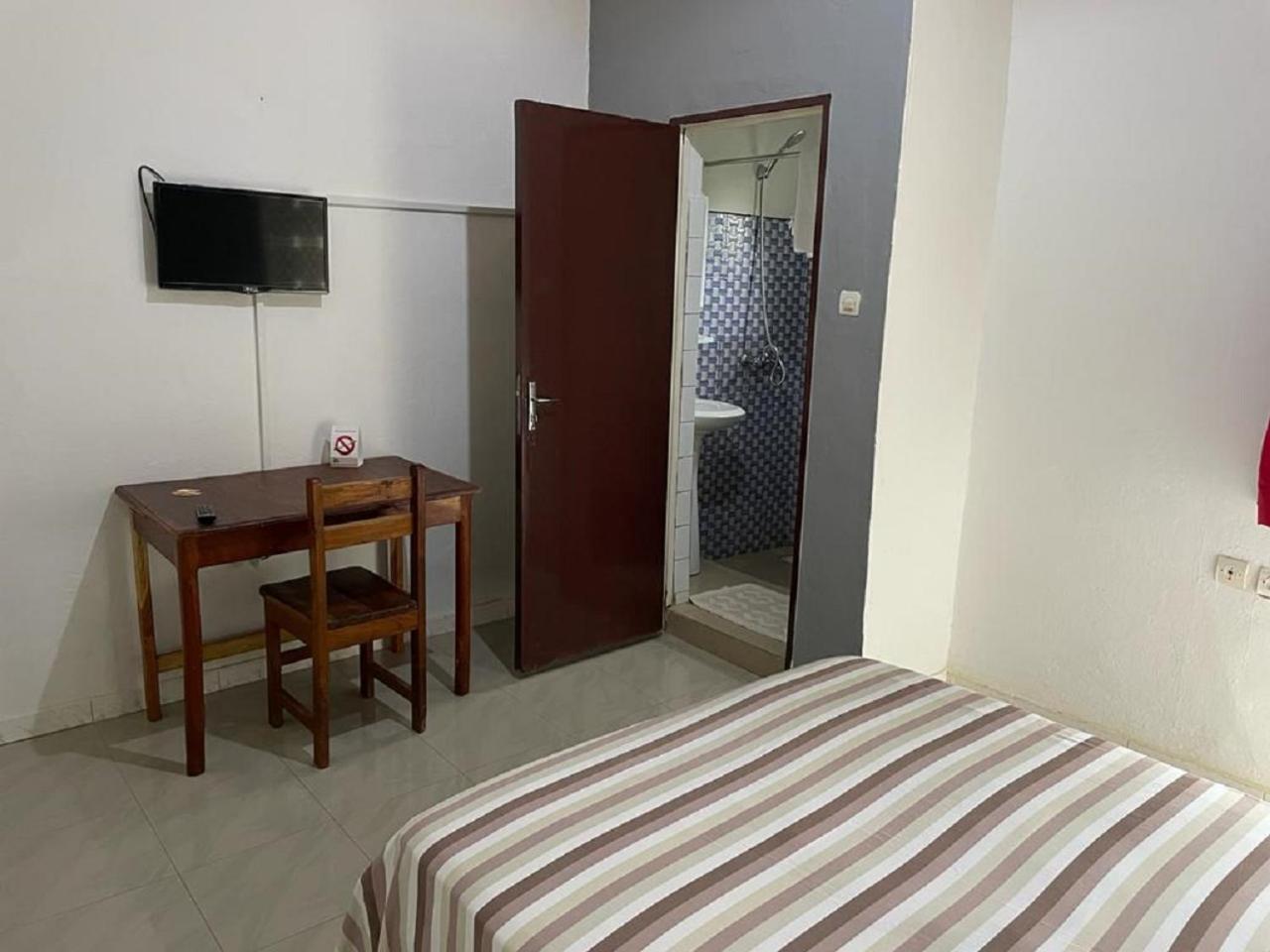 Single Room with Shower photo 3
