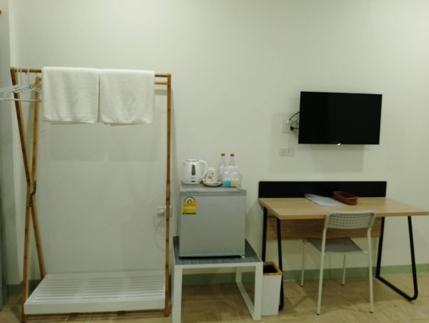 Standard King Room photo 2