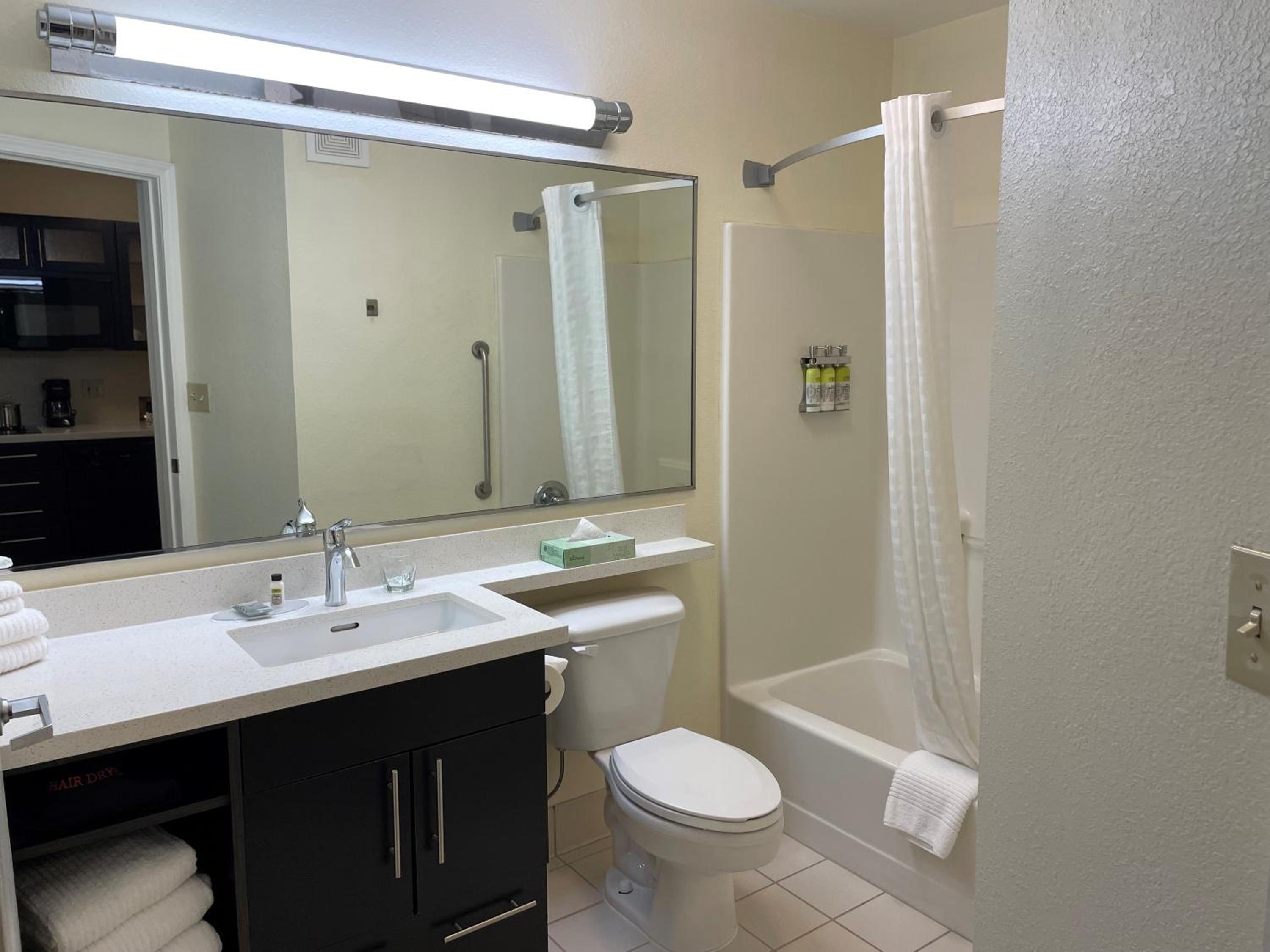 Studio Suite - Photo 2
