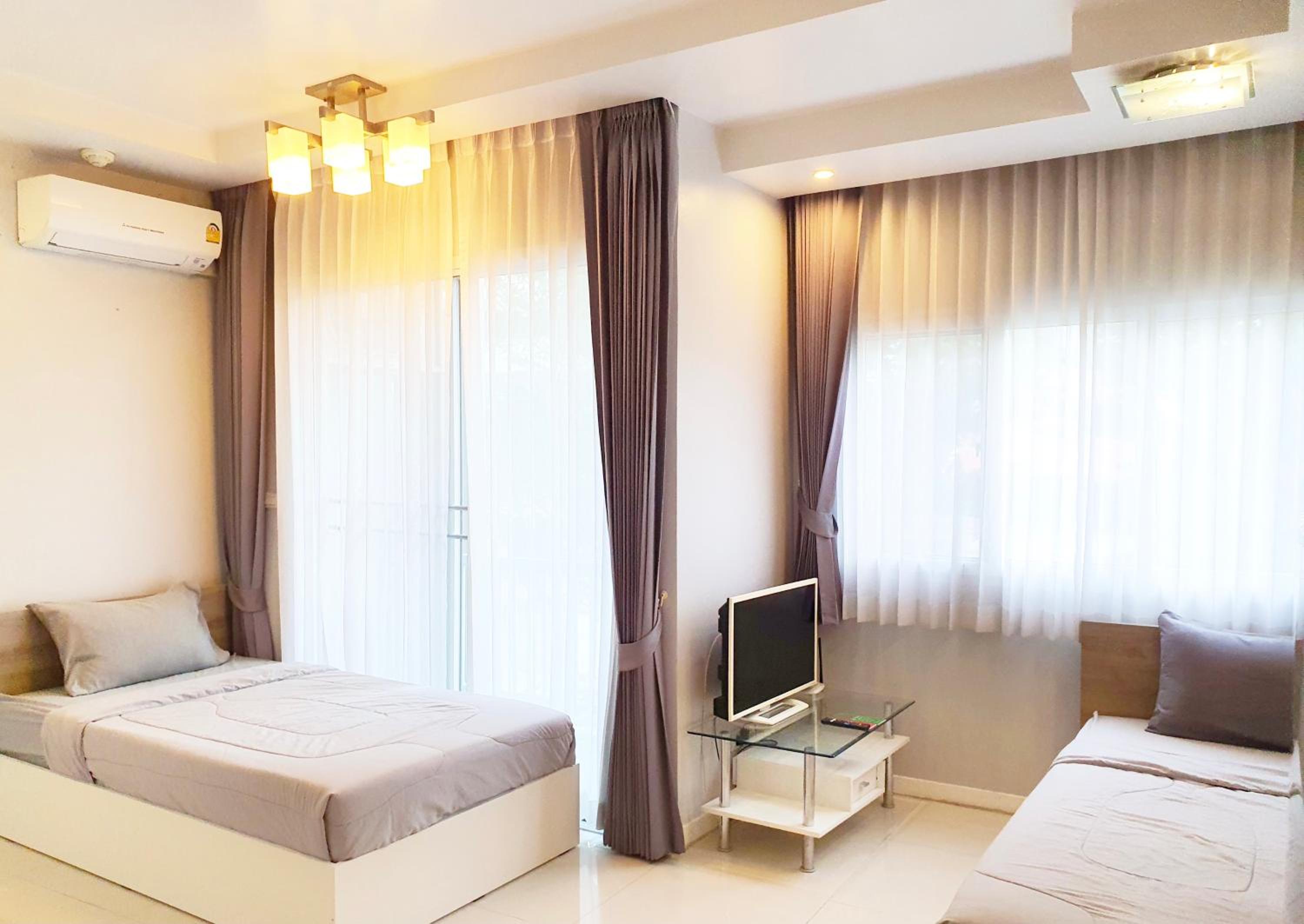 Small Twin Room photo 1