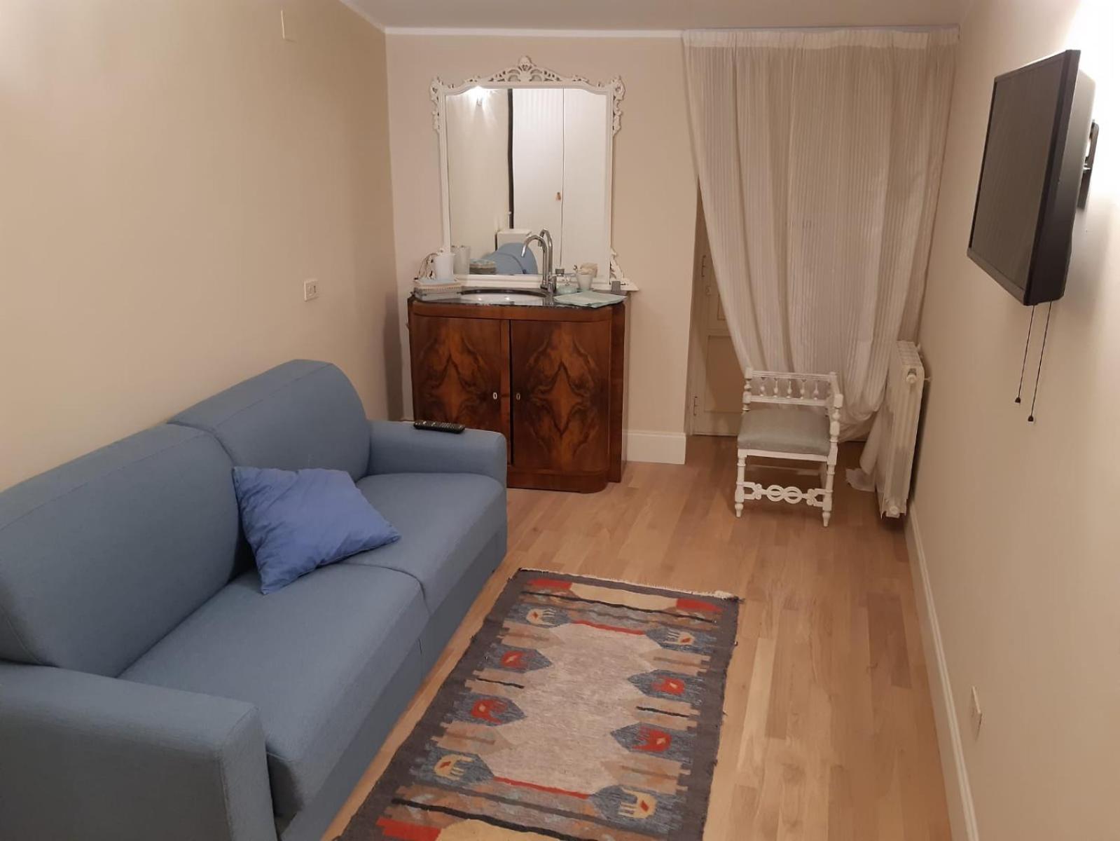 Three-Bedroom Apartment photo 2