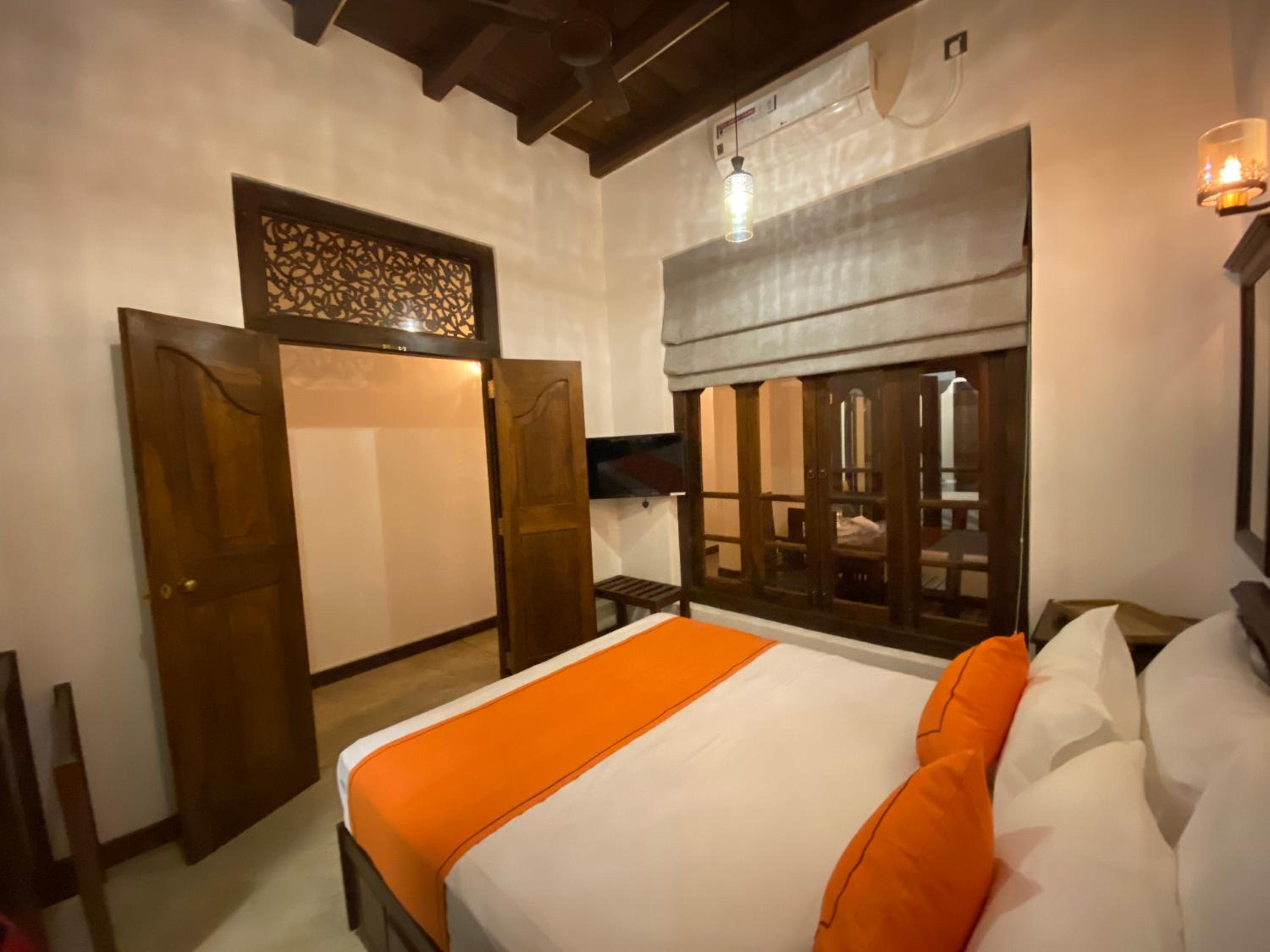 Large Double Room photo 1