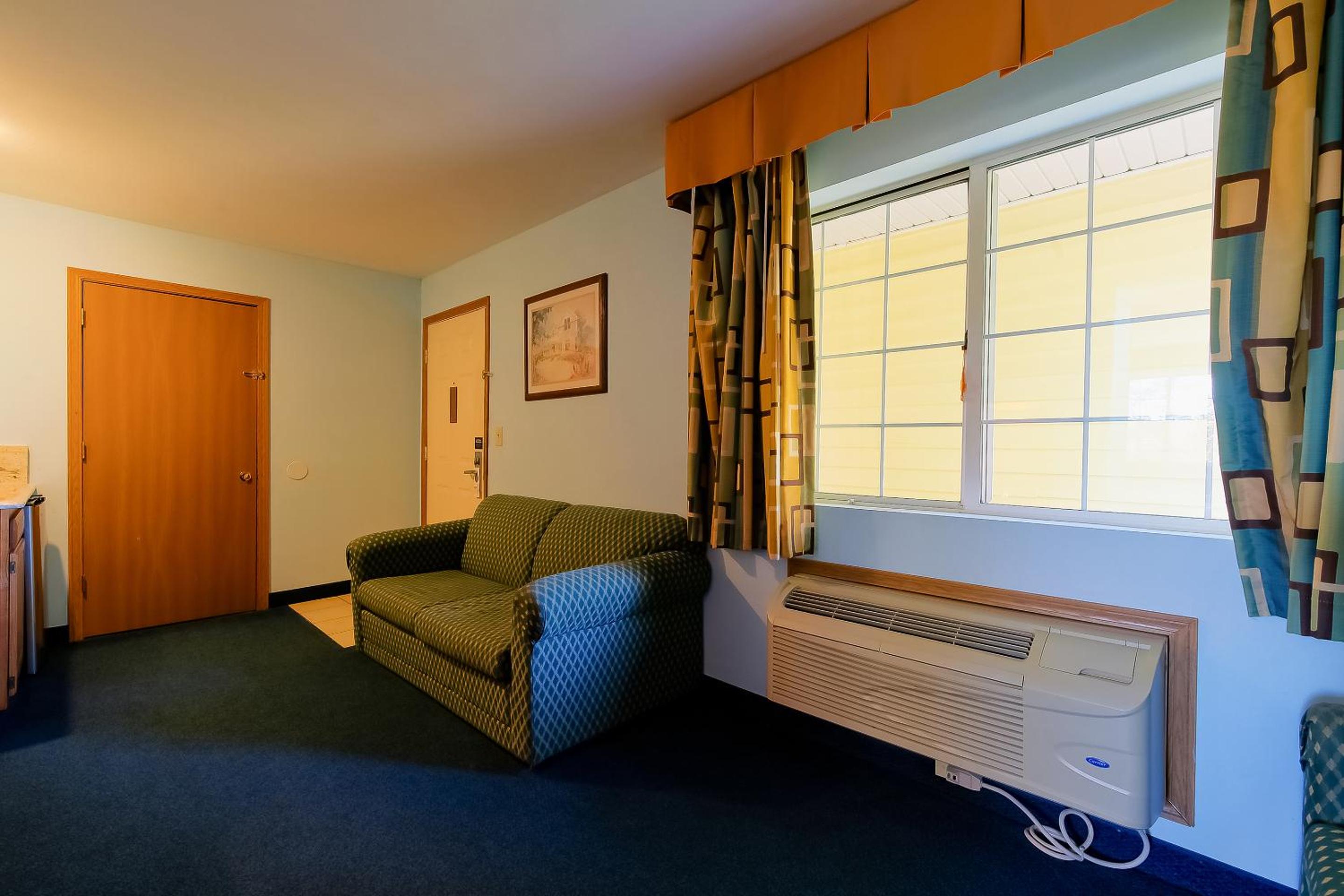 1 King Bed, Sofa Sleeper, Kitchenette, and Jetted Tub - Photo 10