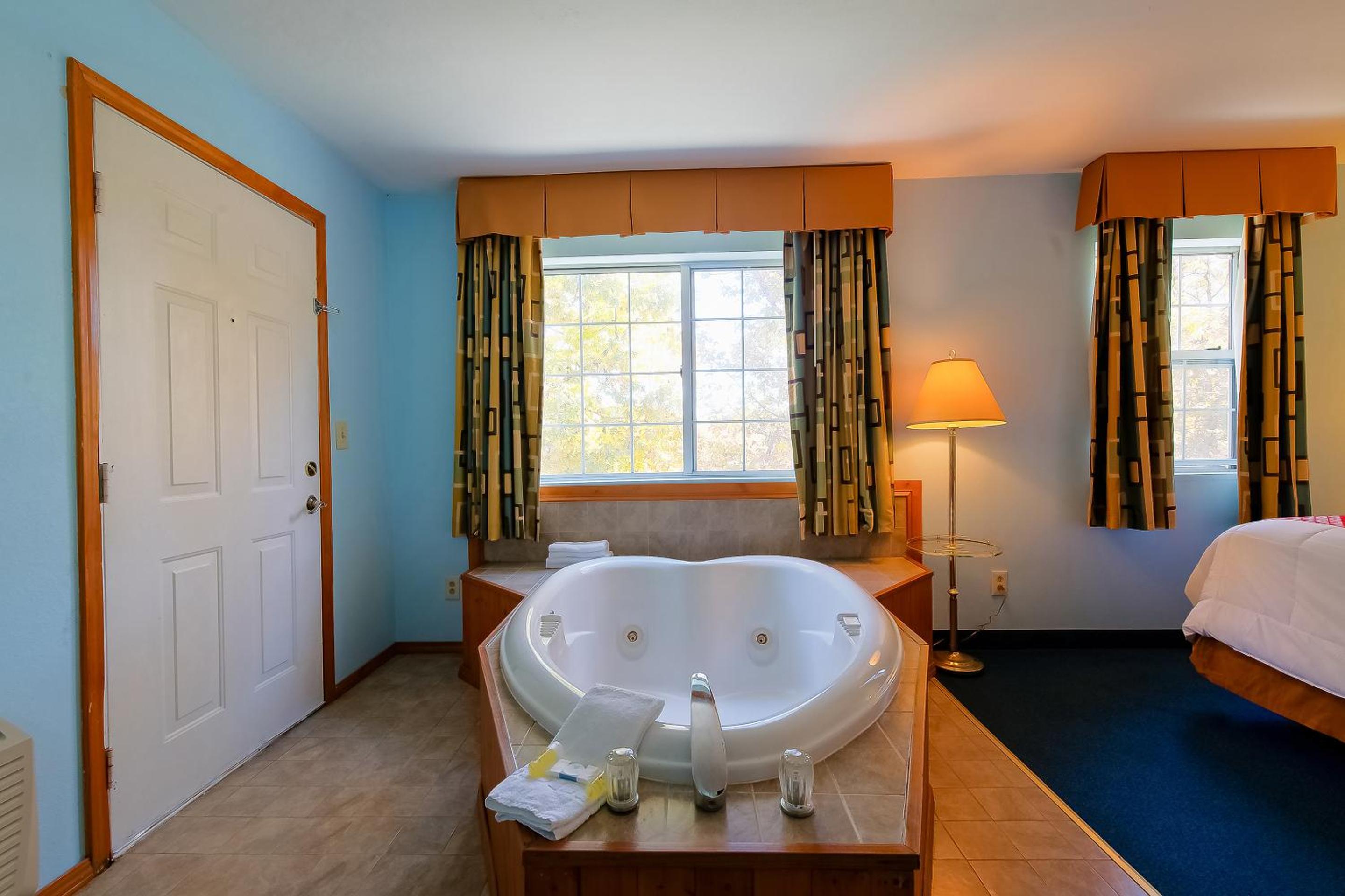 1 King Bed, Sofa Sleeper, Kitchenette, and Jetted Tub - Photo 9
