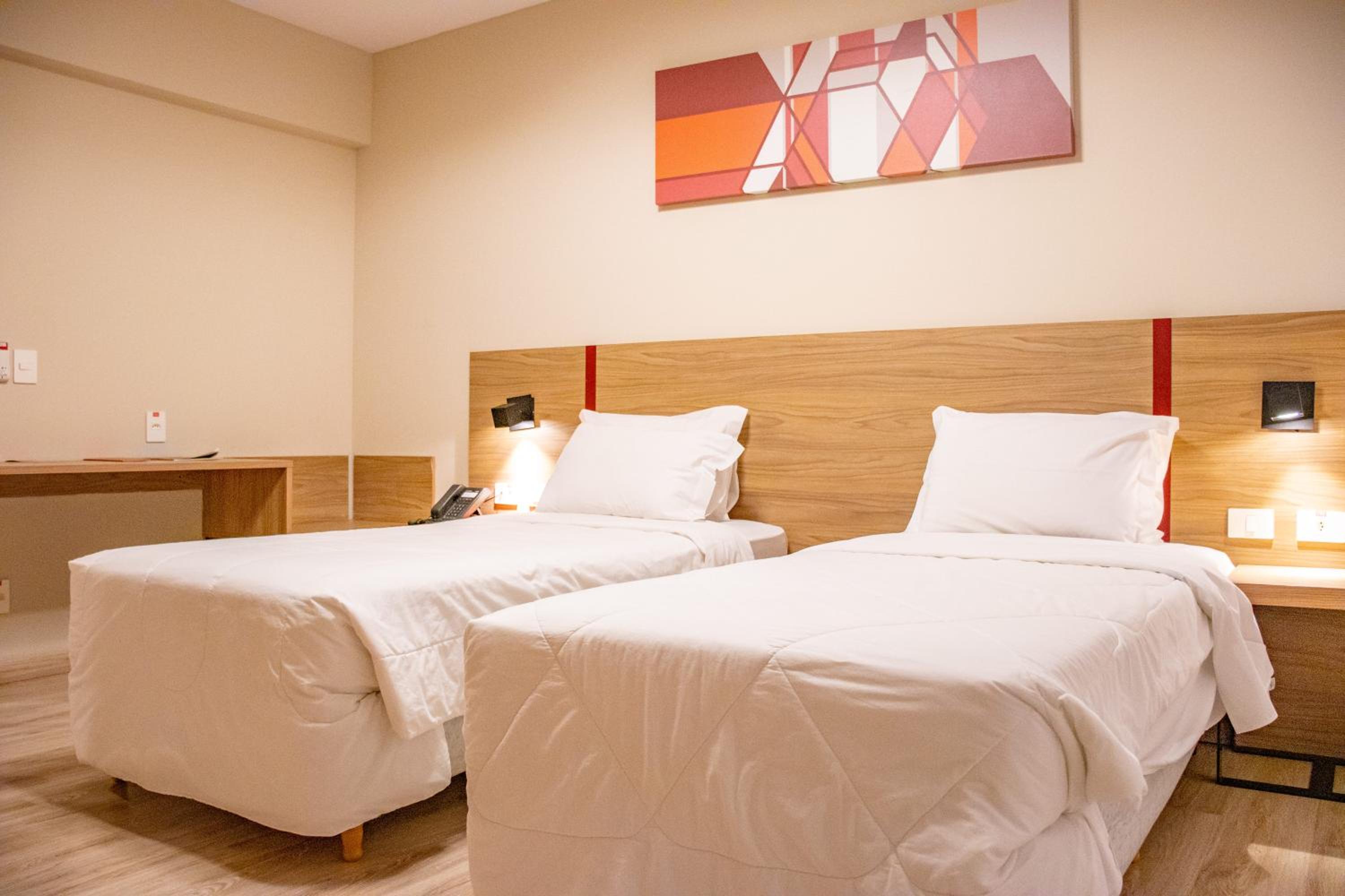 Deluxe Twin Room photo 2