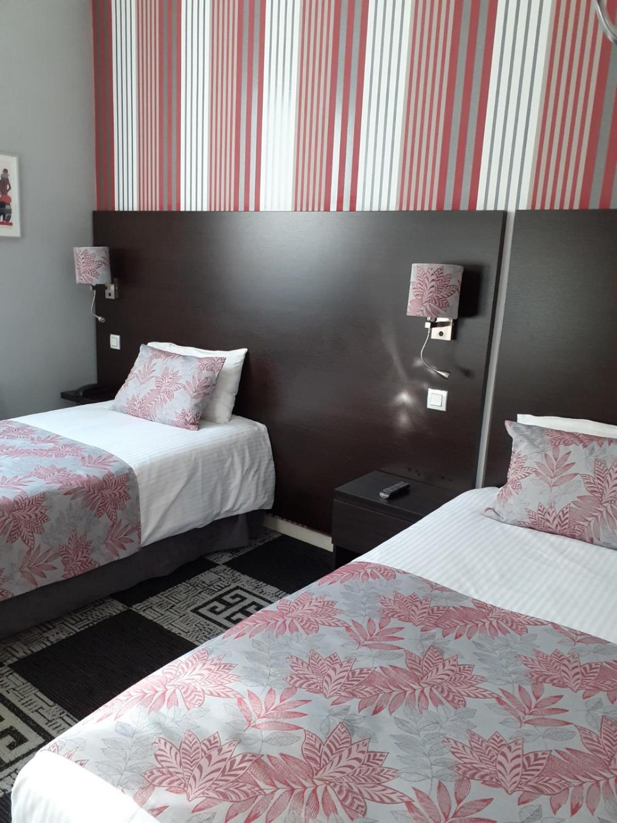 Twin Room - Photo 2