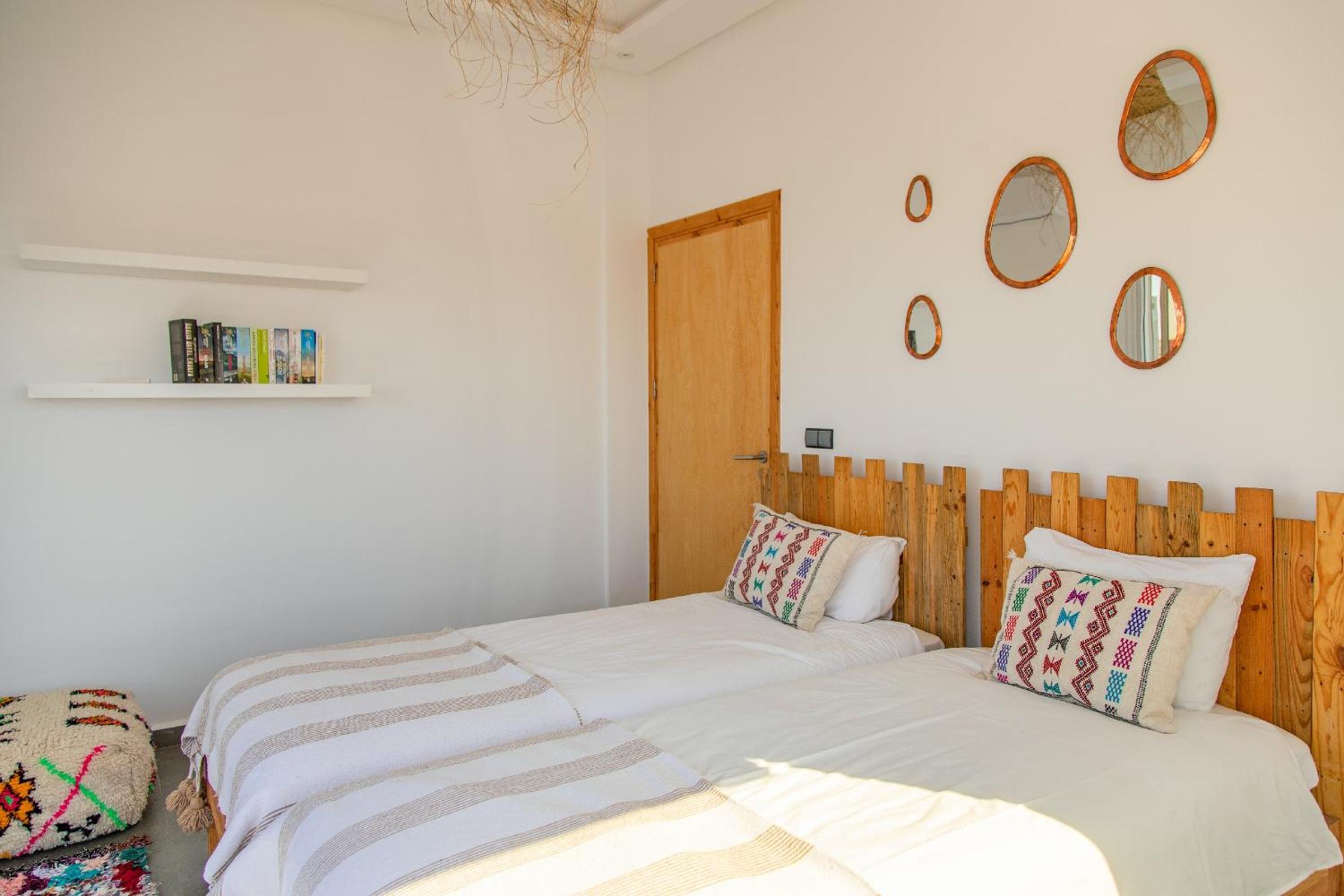Apartment with Terrace - Photo 15