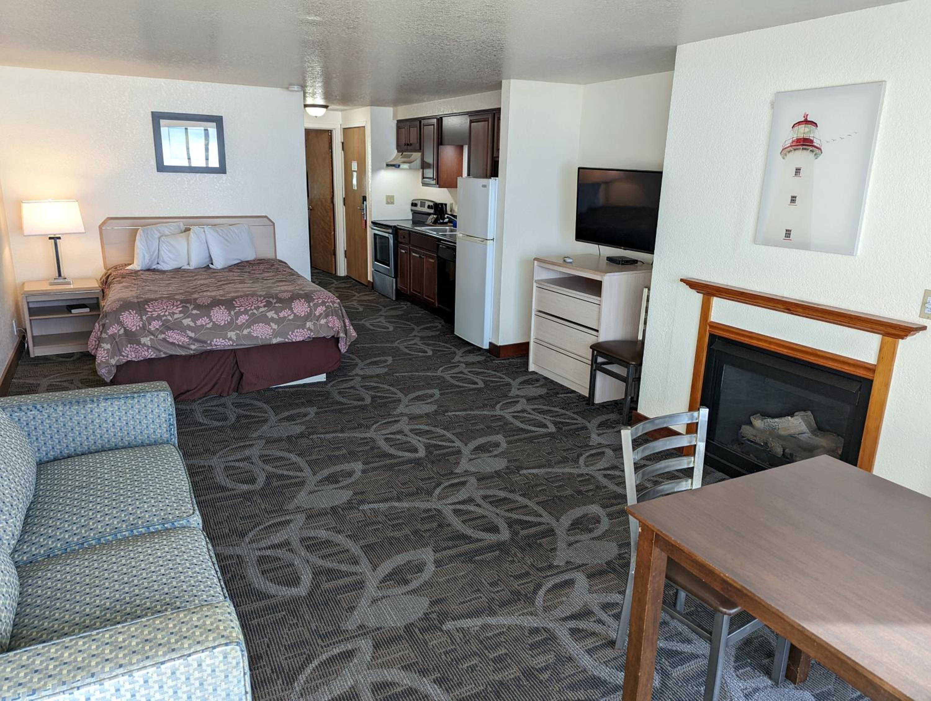 Family Suite with Ocean View - Non-Pet photo 1