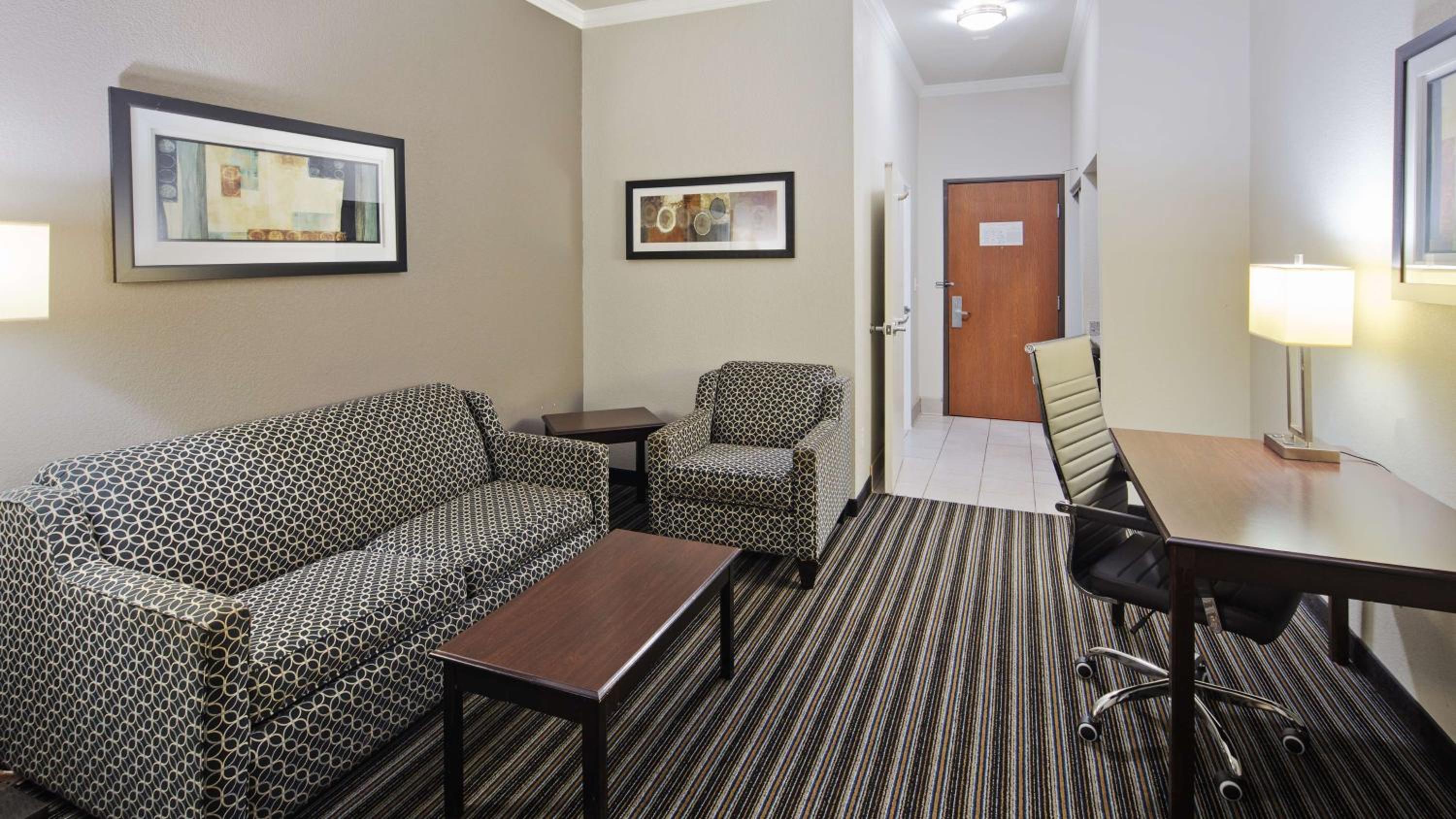 King Suite with Sofa Bed - Photo 3